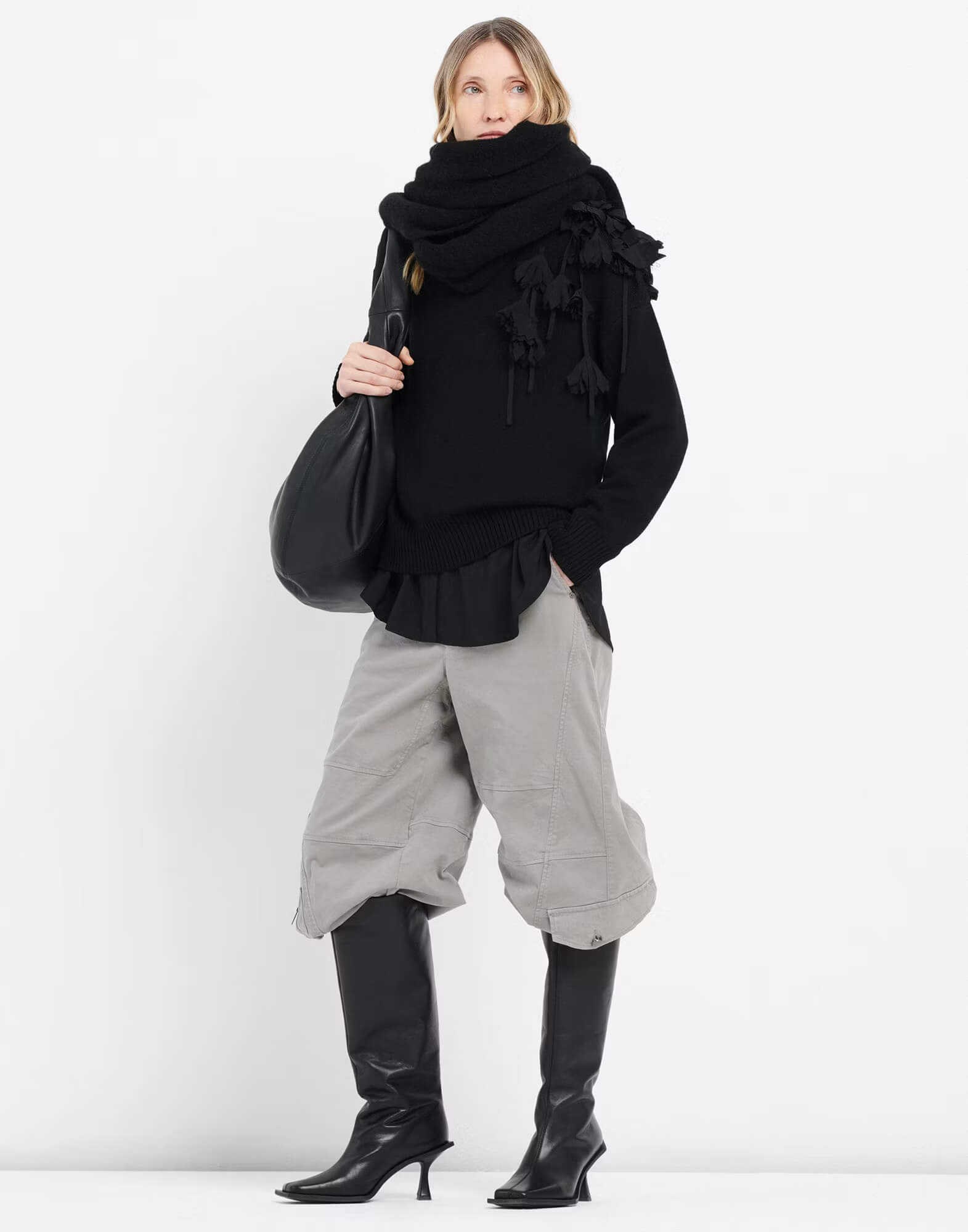 Джемпер с цветочной нашивкой Бренд High