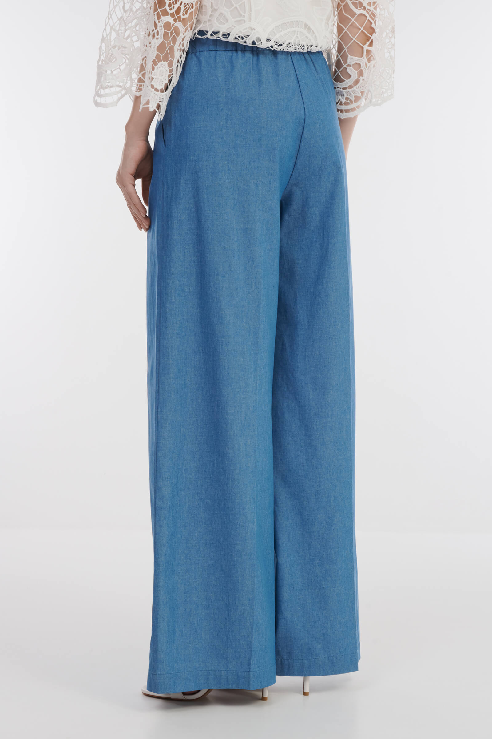 Хлопковые брюки со стрелками Бренд Daniela Drei