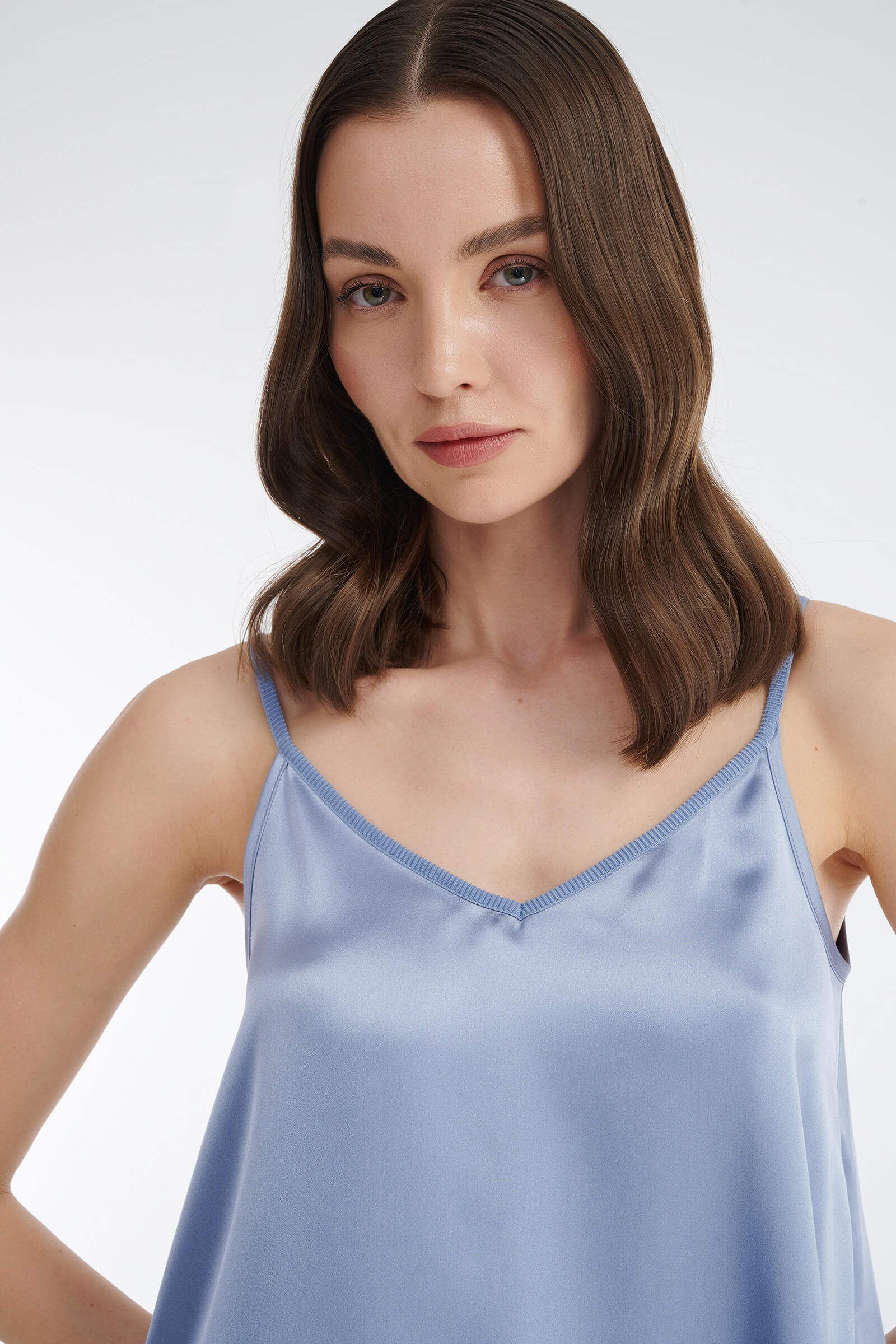 Атласный топ на тонких бретелях Бренд Caterina Leman