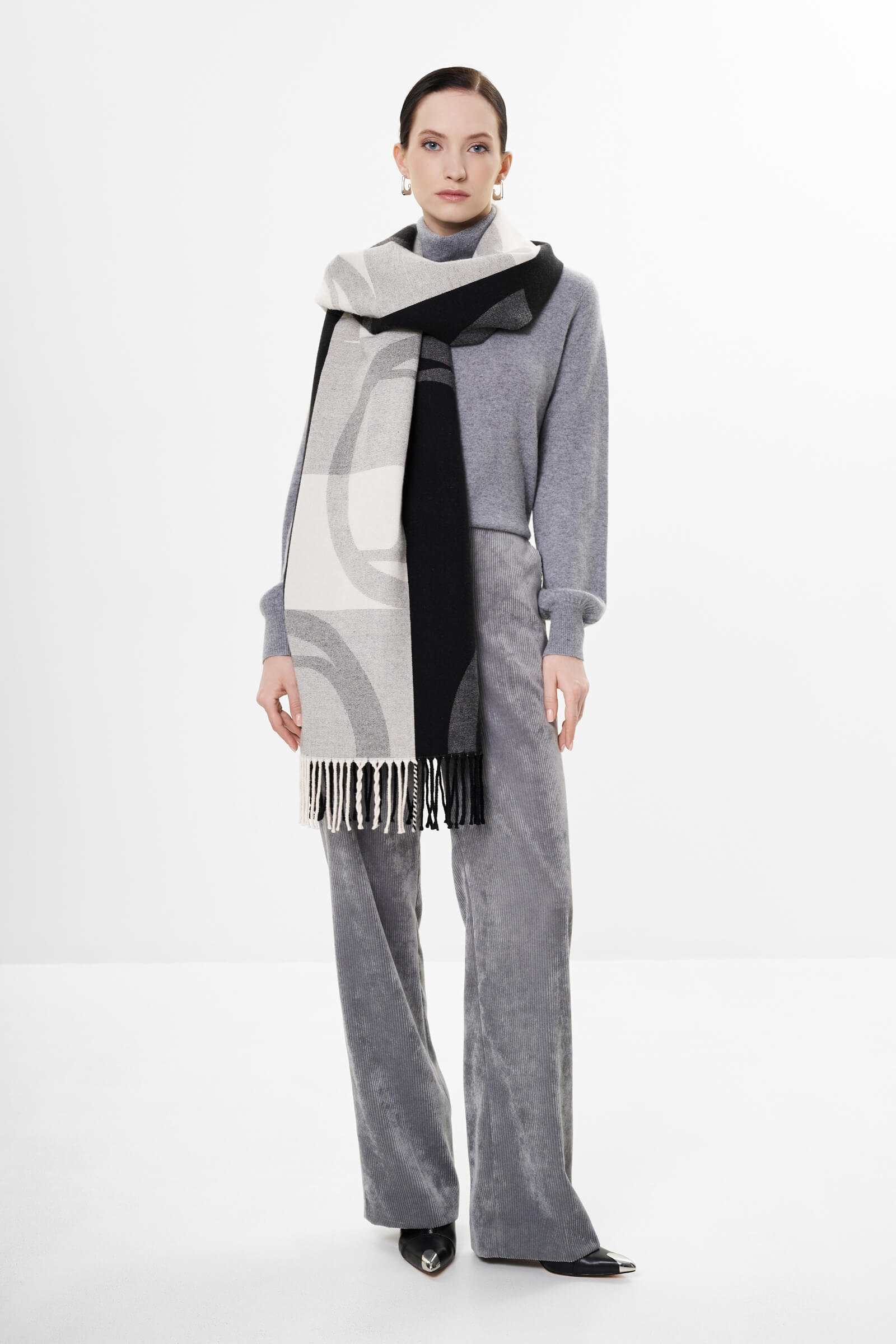 Палантин из смесовой вискозы Бренд Diana Gallesi