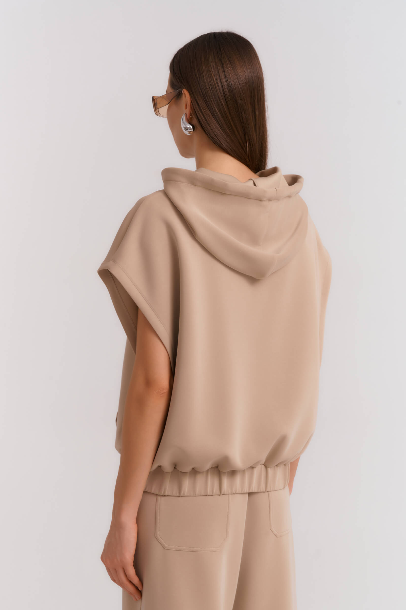 Худи без рукавов с капюшоном Бренд Diana Gallesi