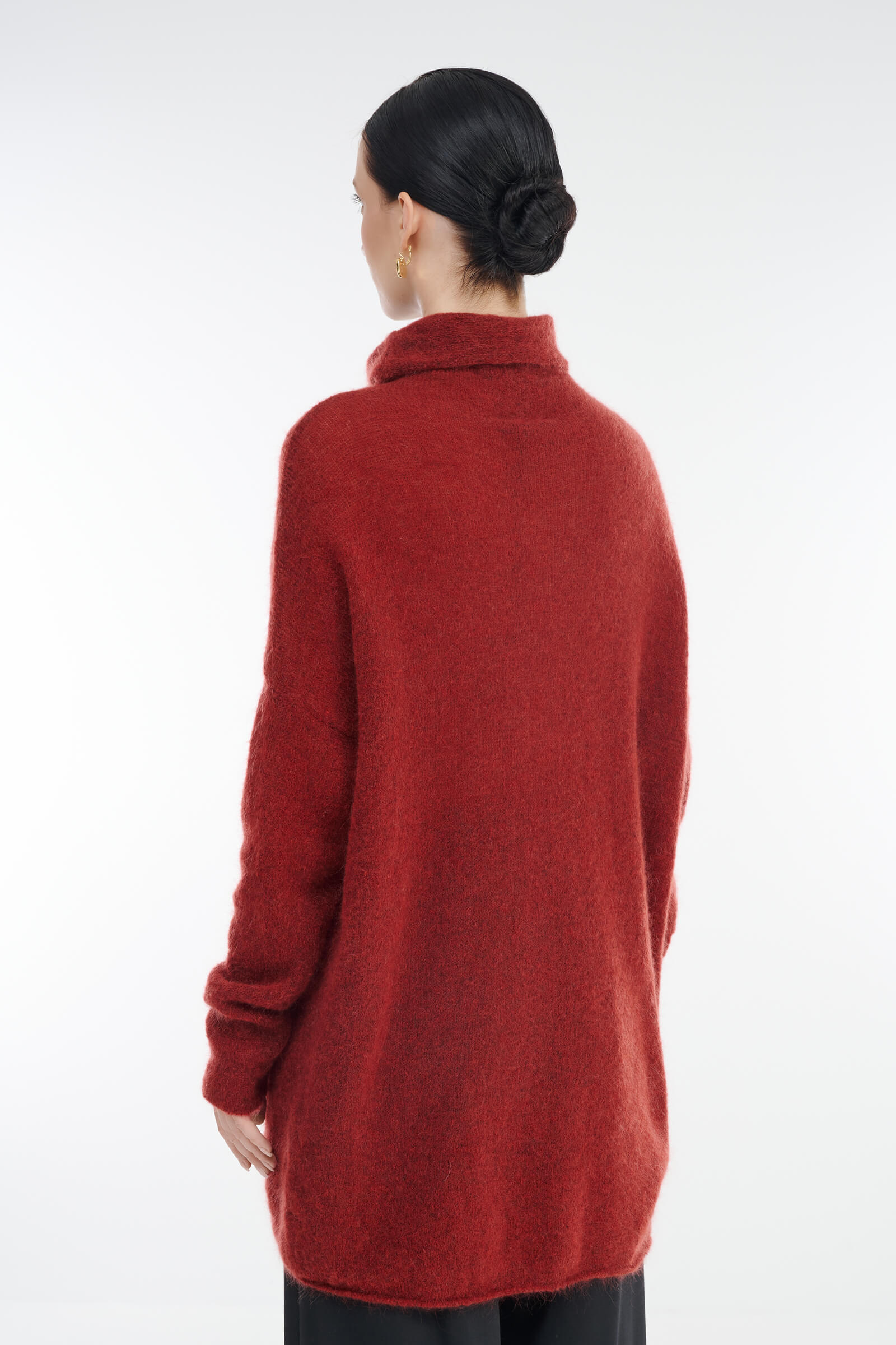 Удлиненный свитер с воротником-воронкой Бренд Sarah Pacini