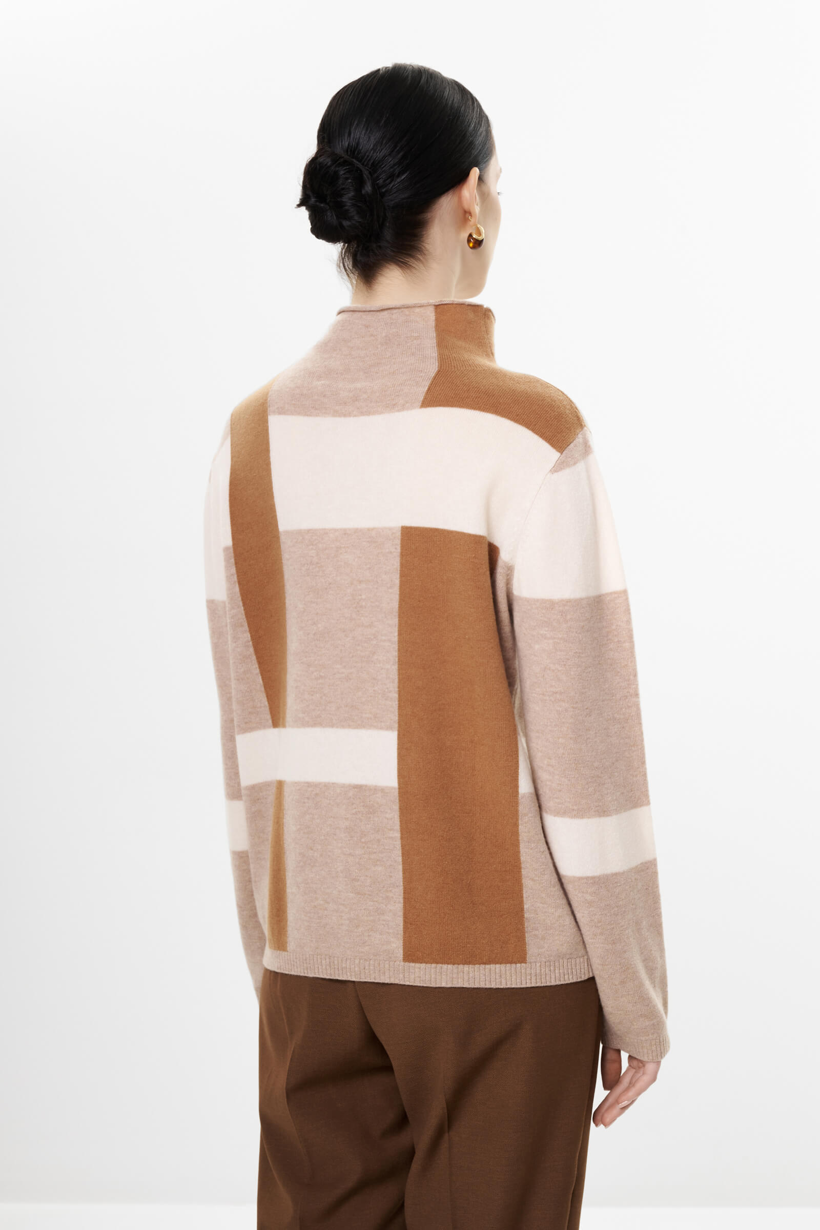 Шерстяной джемпер с воротником-воронкой Бренд Diana Gallesi