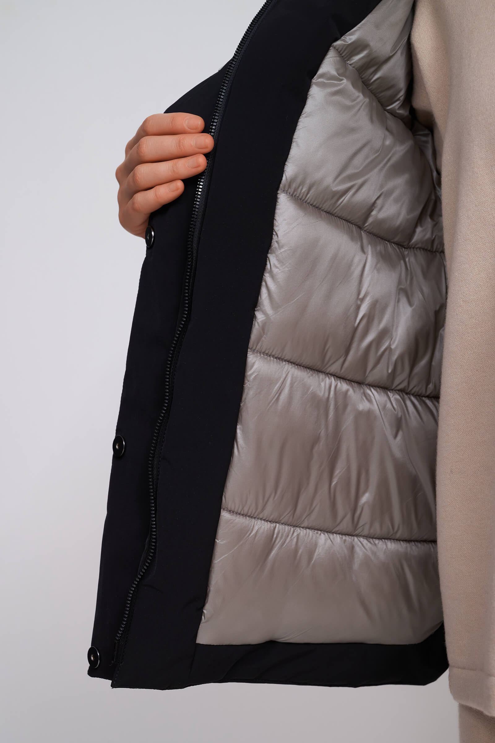 Утепленная куртка с капюшоном Бренд Gianfranco Ferre