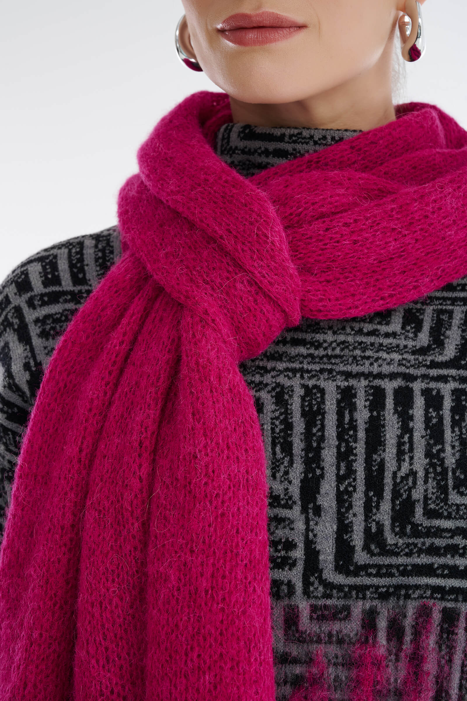 Однотонный вязаный шарф Бренд Sarah Pacini