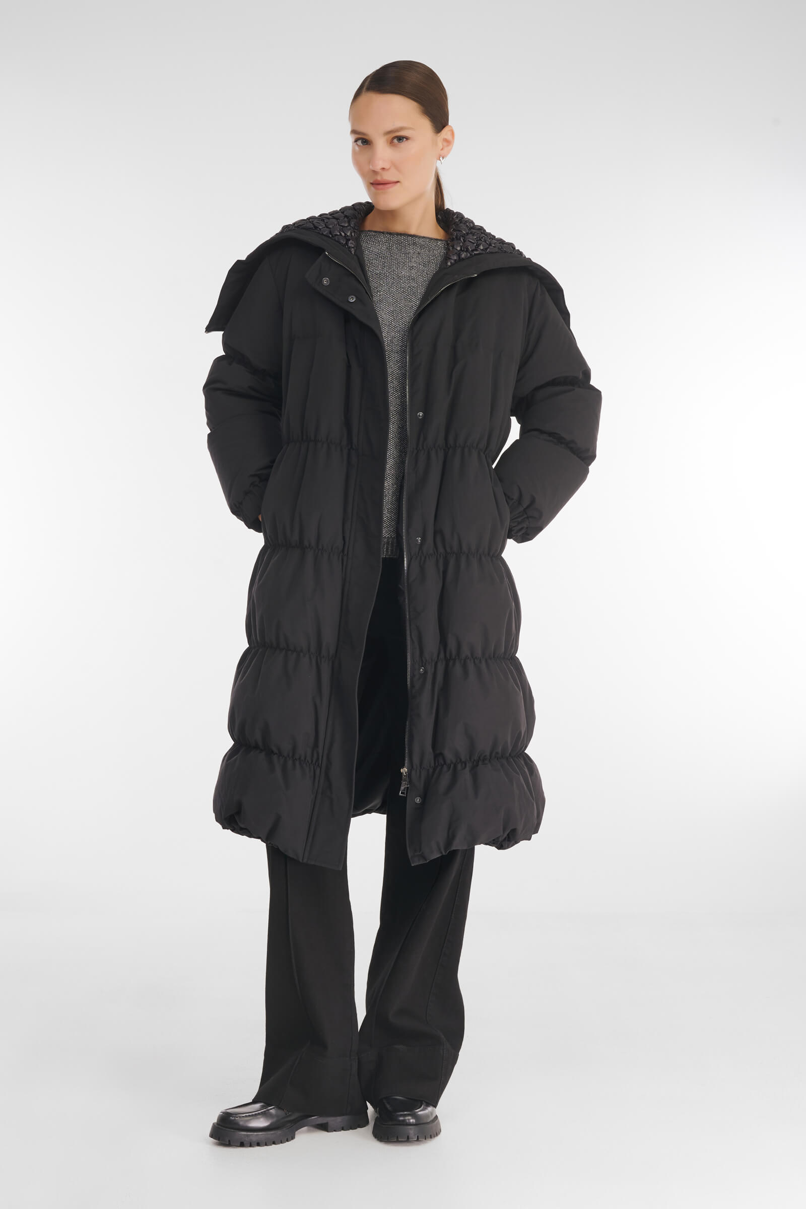 Пуховое пальто с капюшоном-трансформером Бренд Caterina Leman