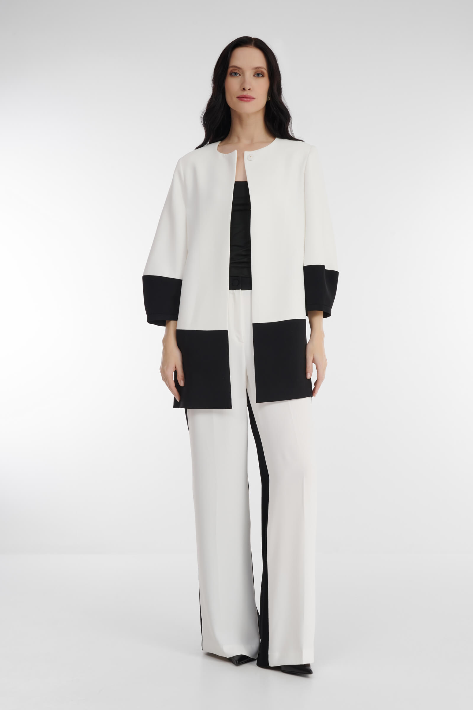 Легкое пальто с укороченными рукавами Бренд Diana Gallesi