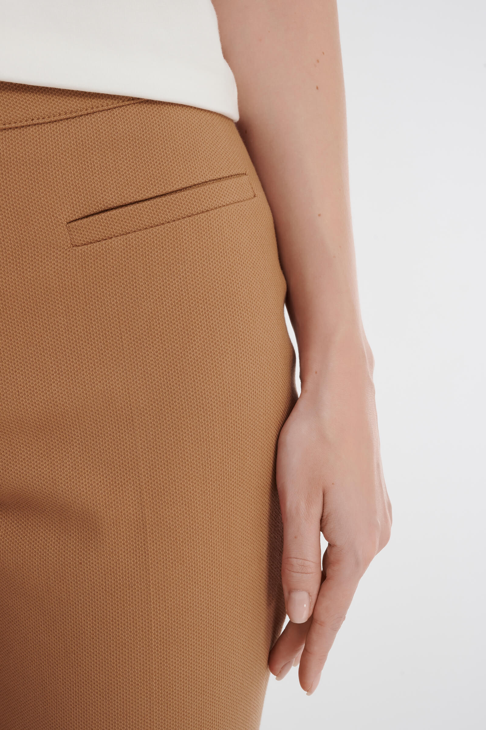 Хлопковые расклешенные брюки со стрелками Бренд Diana Gallesi