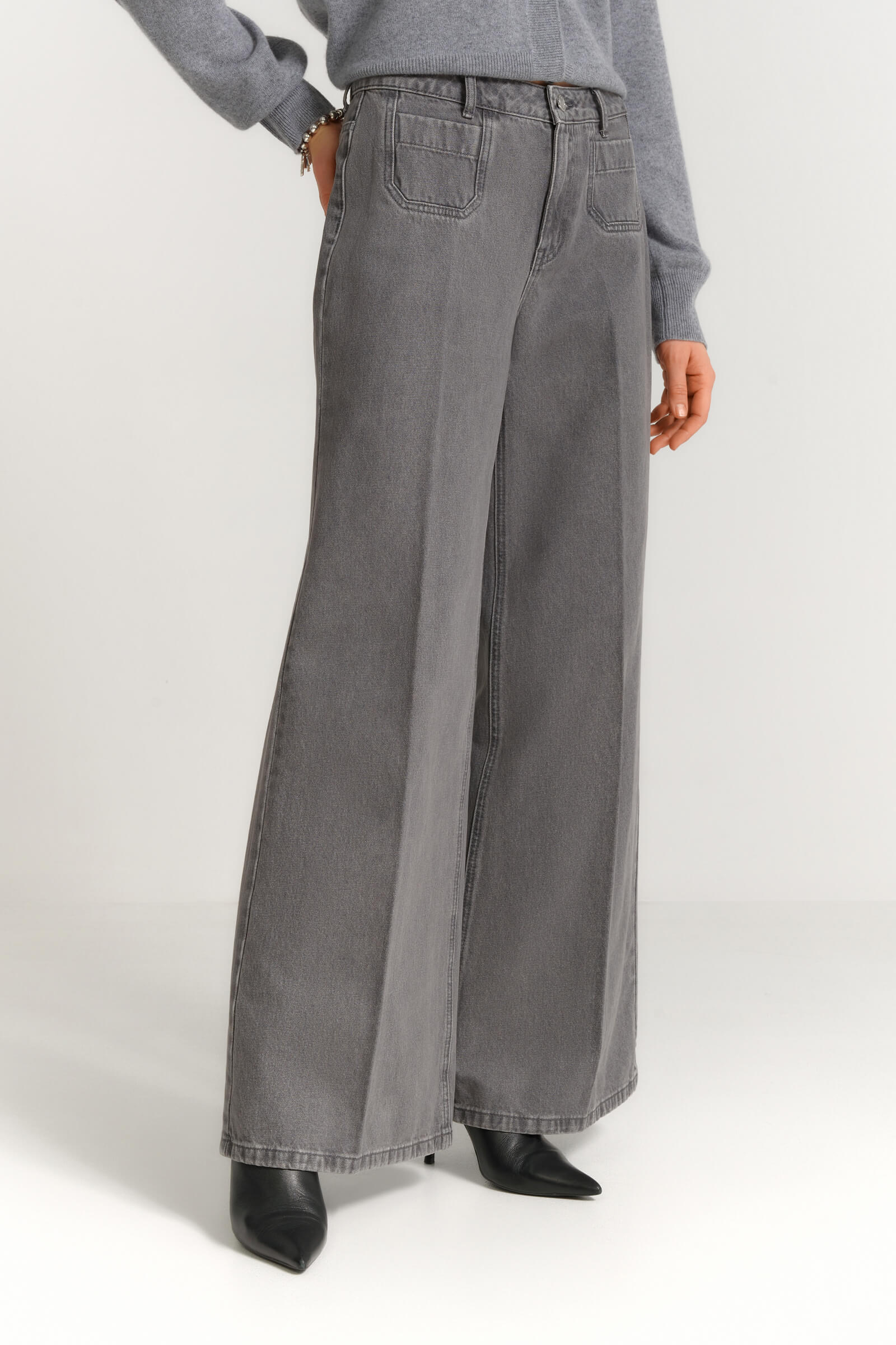 Широкие джинсы Бренд Diana Gallesi