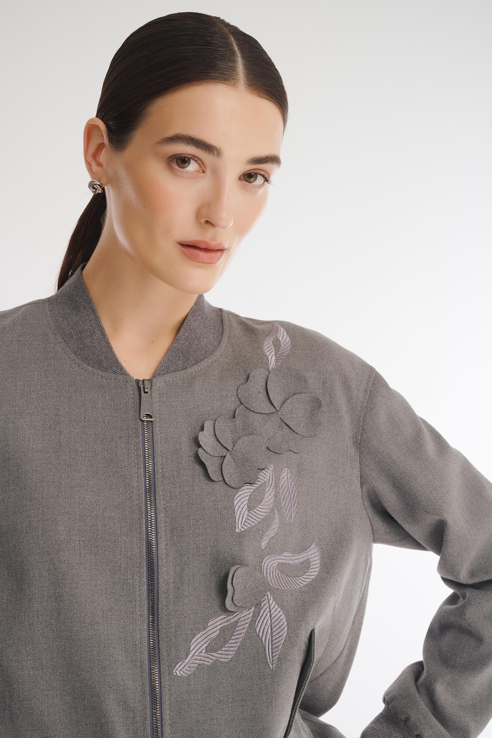 Бомбер с объемной цветочной аппликацией Бренд Caterina Leman