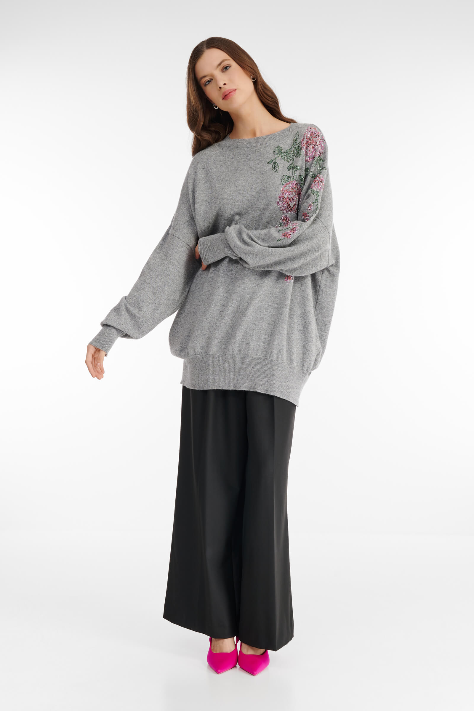 Удлиненный джемпер с цветочной аппликацией Бренд Daniela Drei