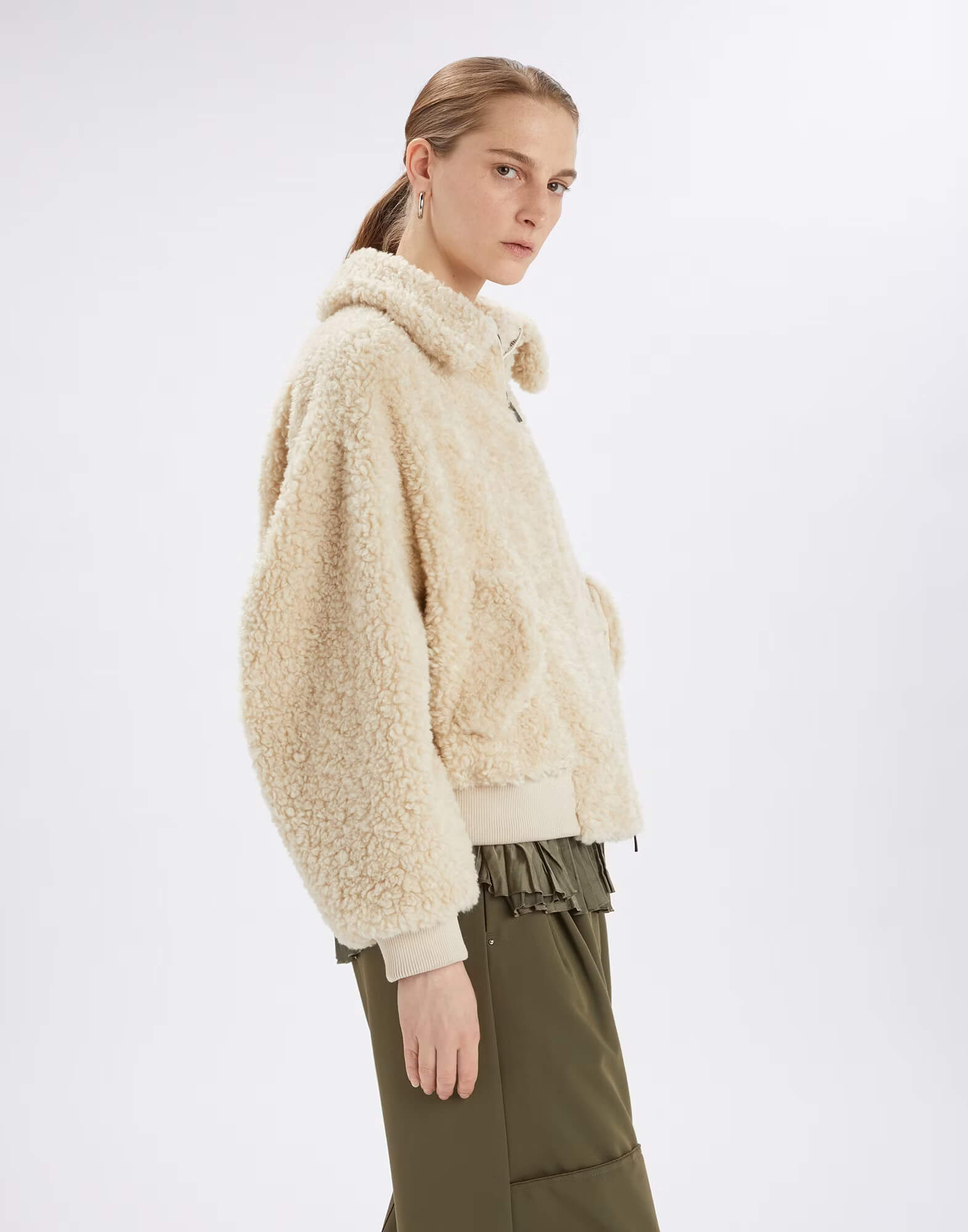 Куртка-бомбер из шерпы Бренд High