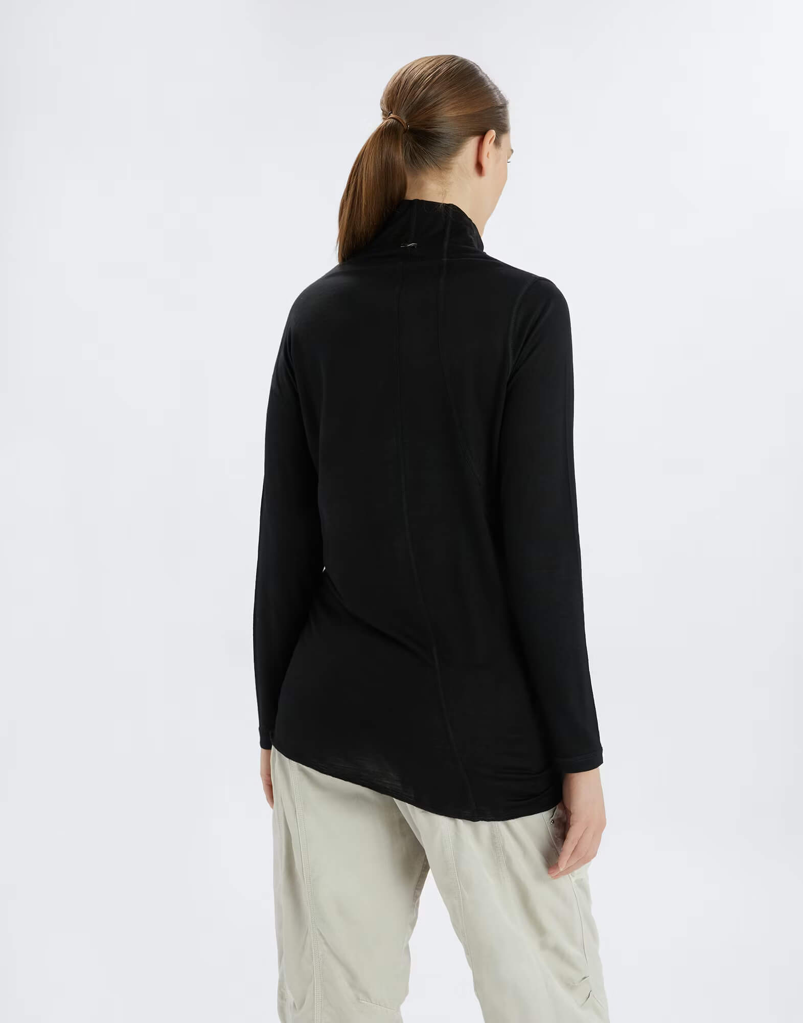 Водолазка с наружными швами Бренд High