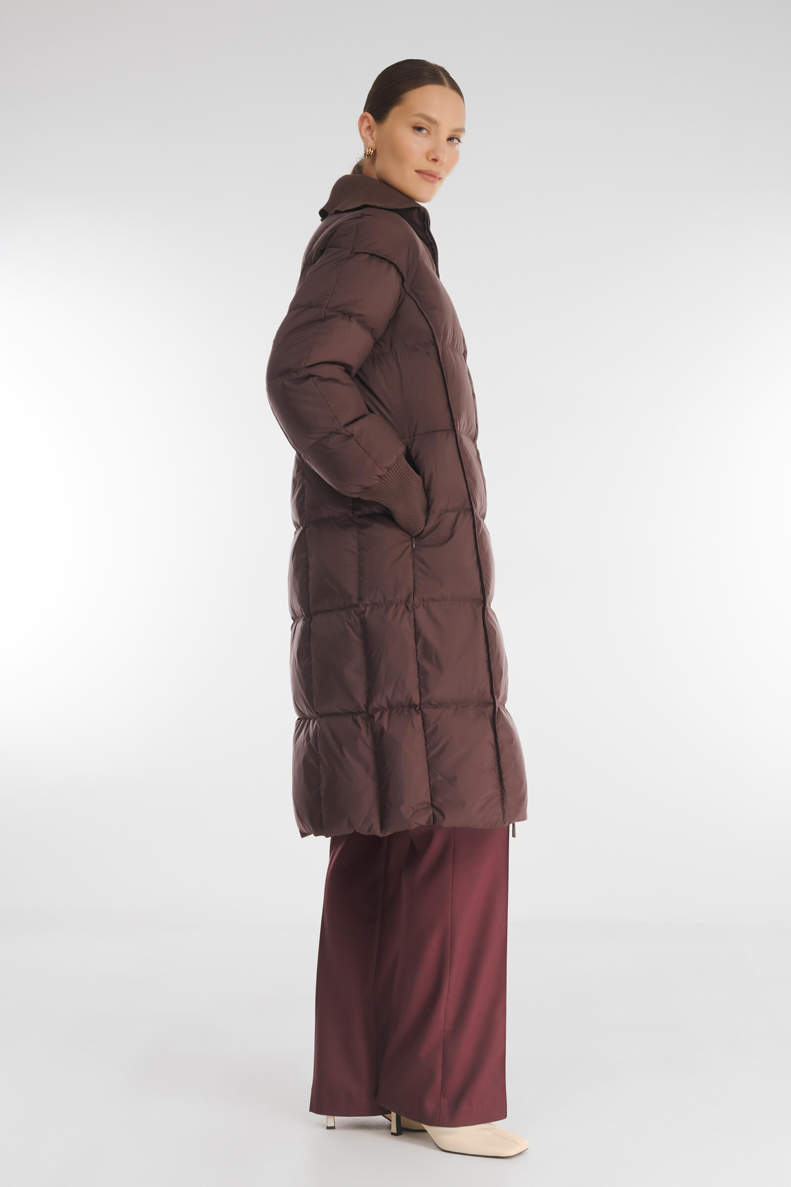 Пуховое пальто с манишкой в рубчик Бренд Caterina Leman