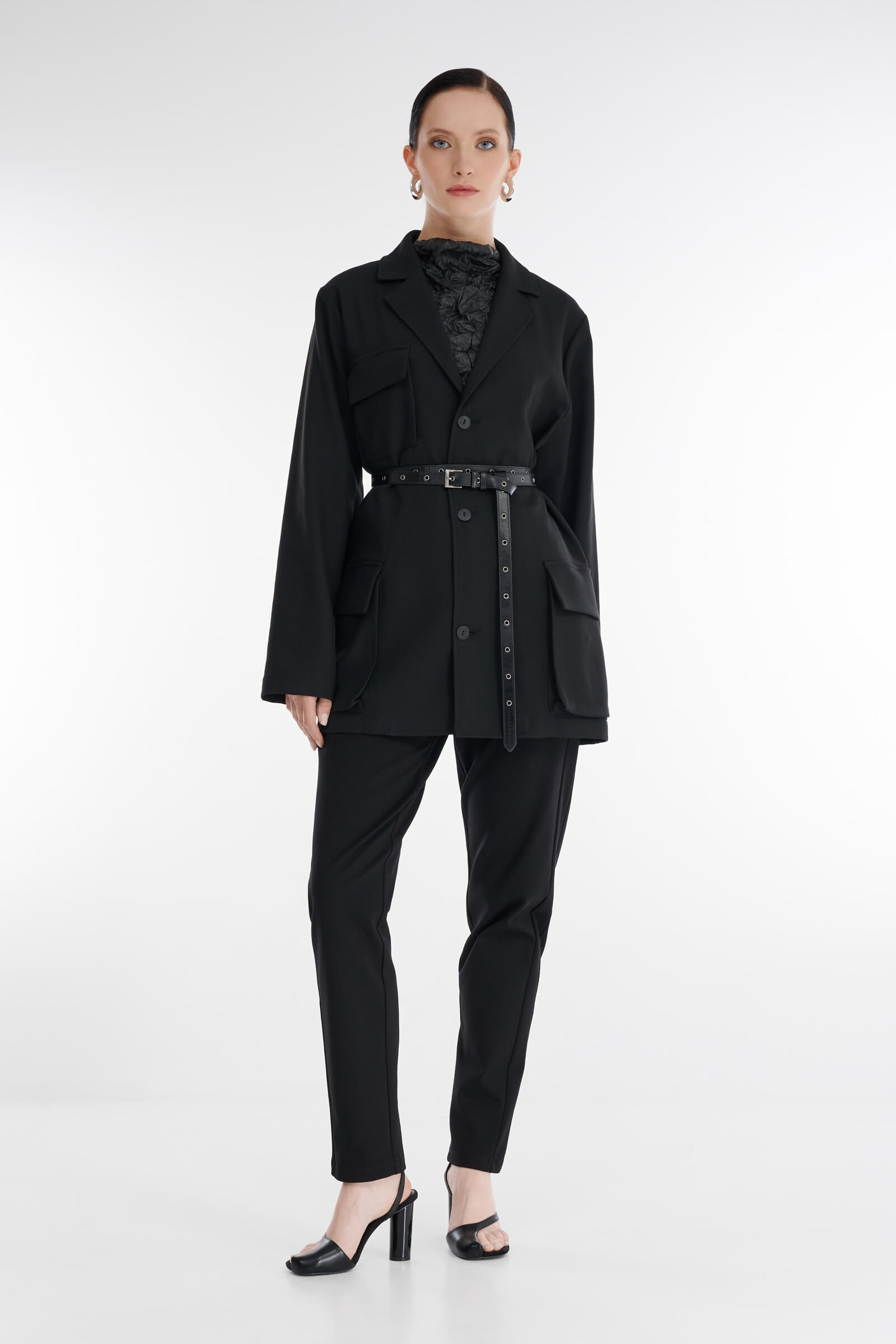 Тонкий кожаный ремень с люверсами Бренд Sarah Pacini