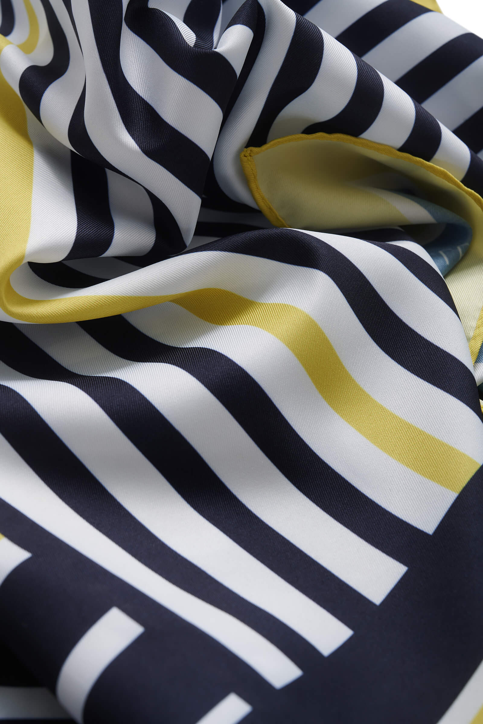 Палантин в полоску Бренд Diana Gallesi