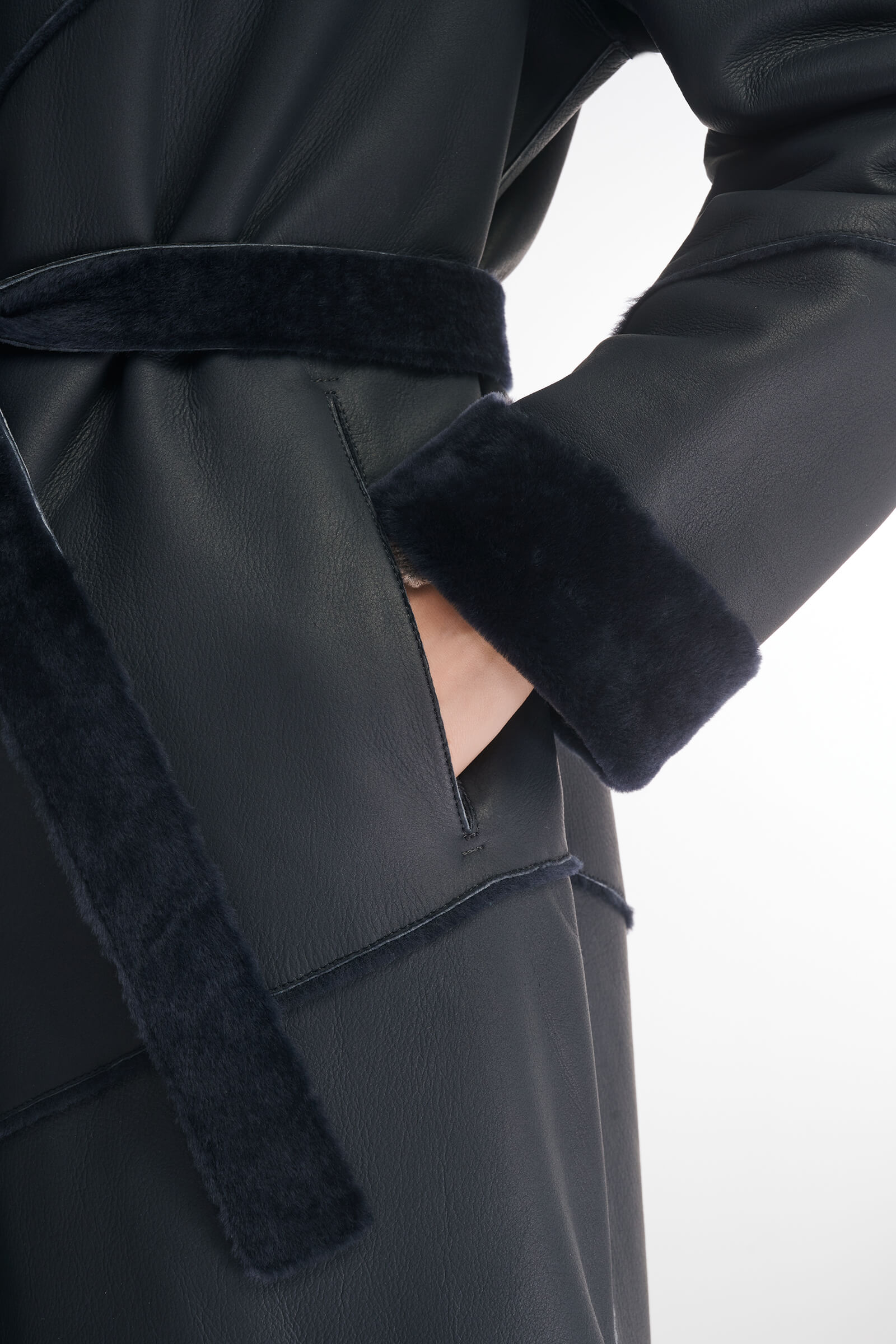 Длинная дубленка с английским воротником Бренд Caterina Leman