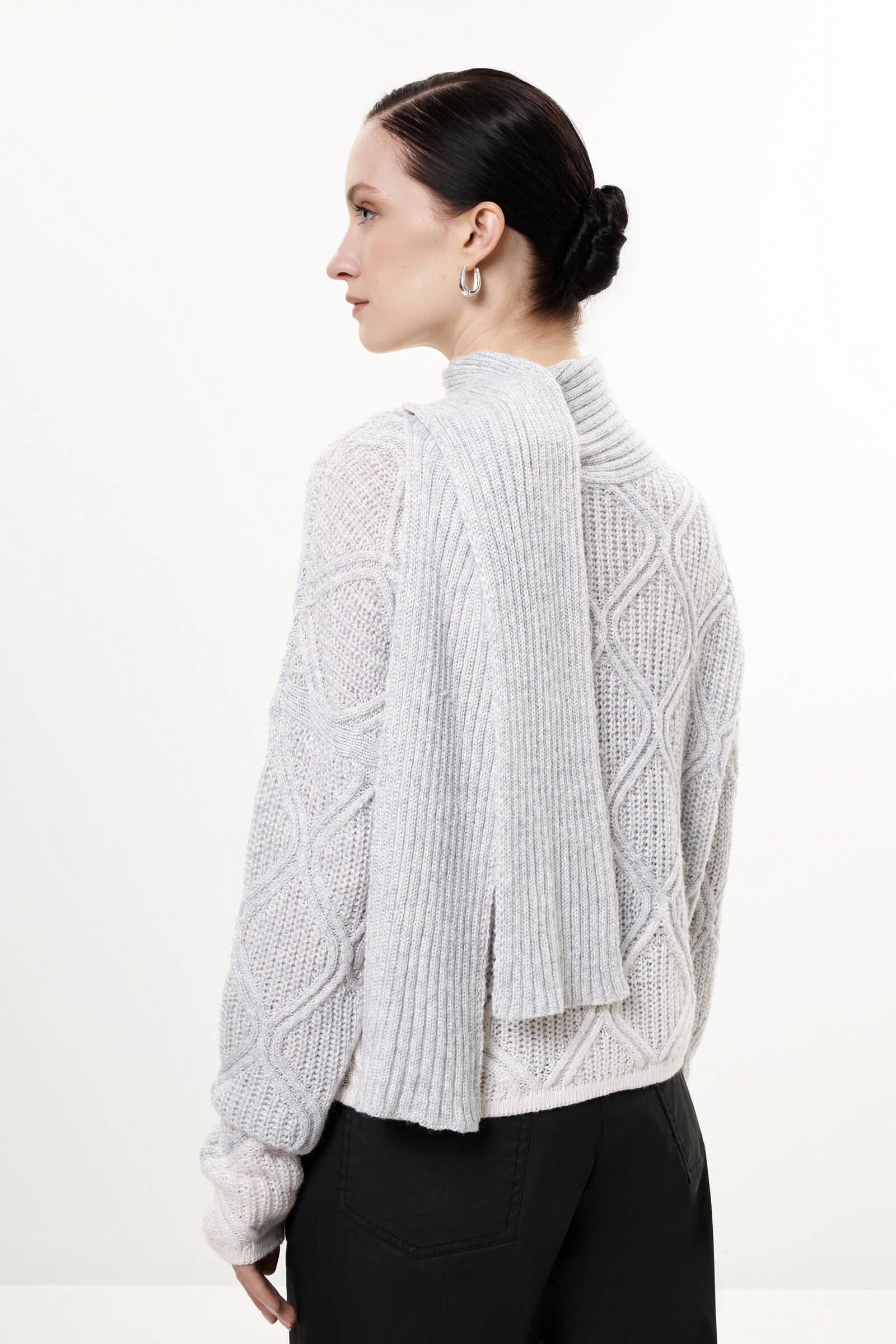 Свитер из шерсти альпаки с воротником-шарфом Бренд Sarah Pacini