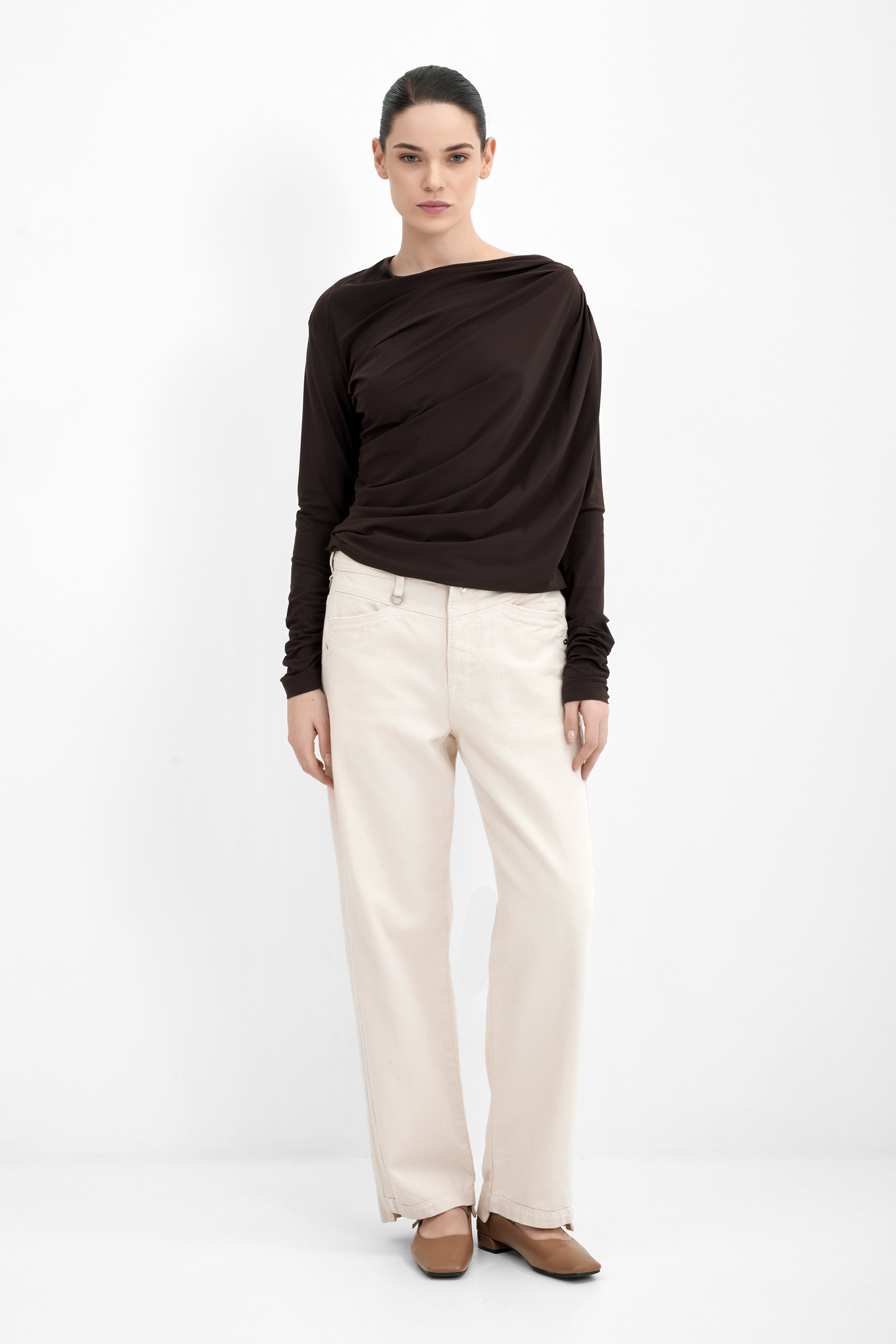 Прямые джинсы на средней посадке Бренд High