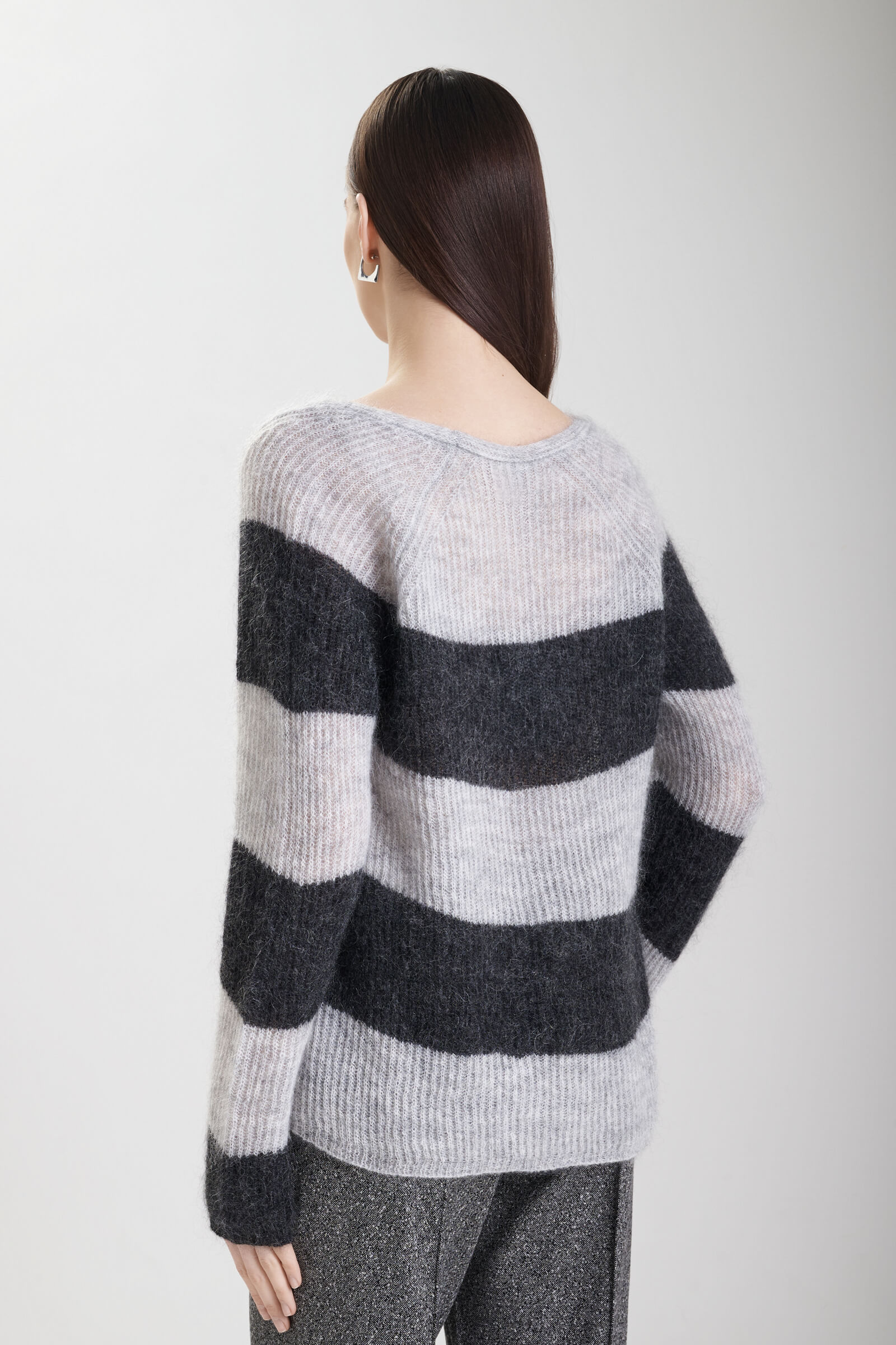 Пуловер с мохером Бренд MM