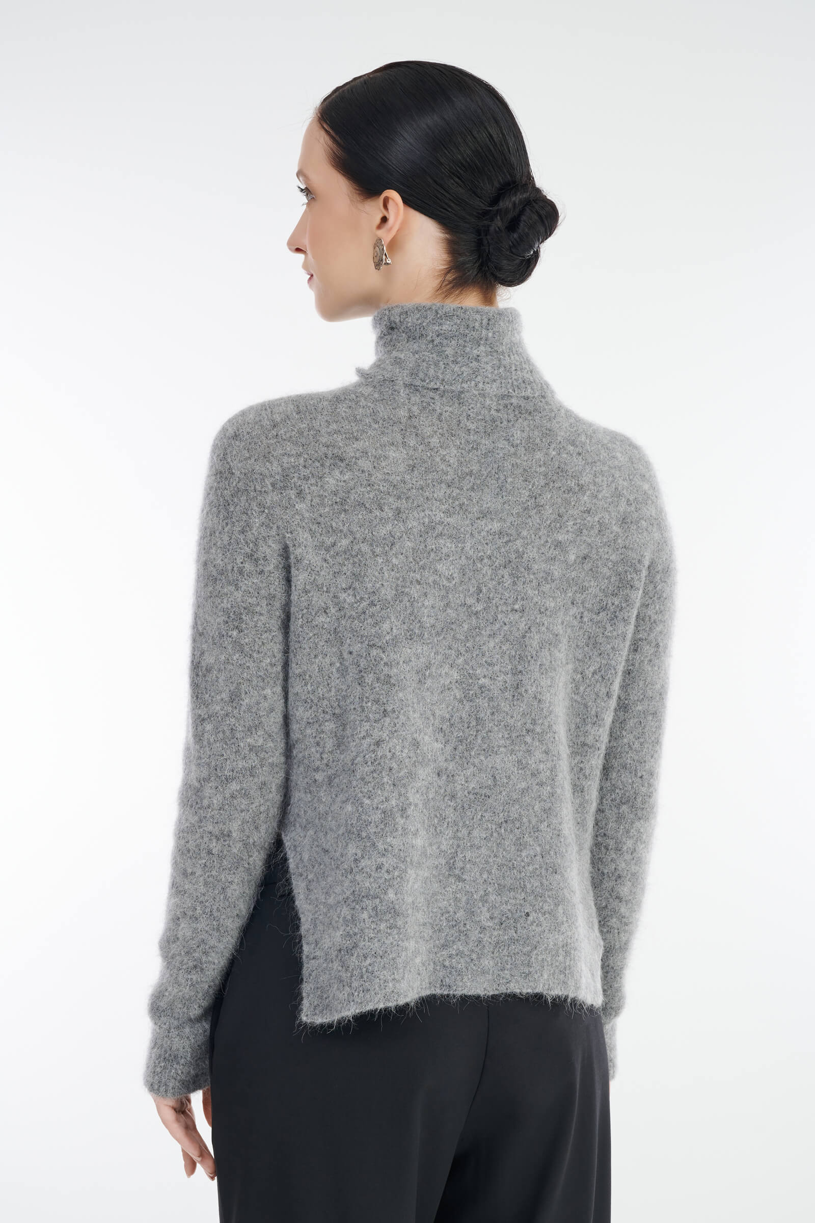 Свитер с воротником с отворотом Бренд Sarah Pacini