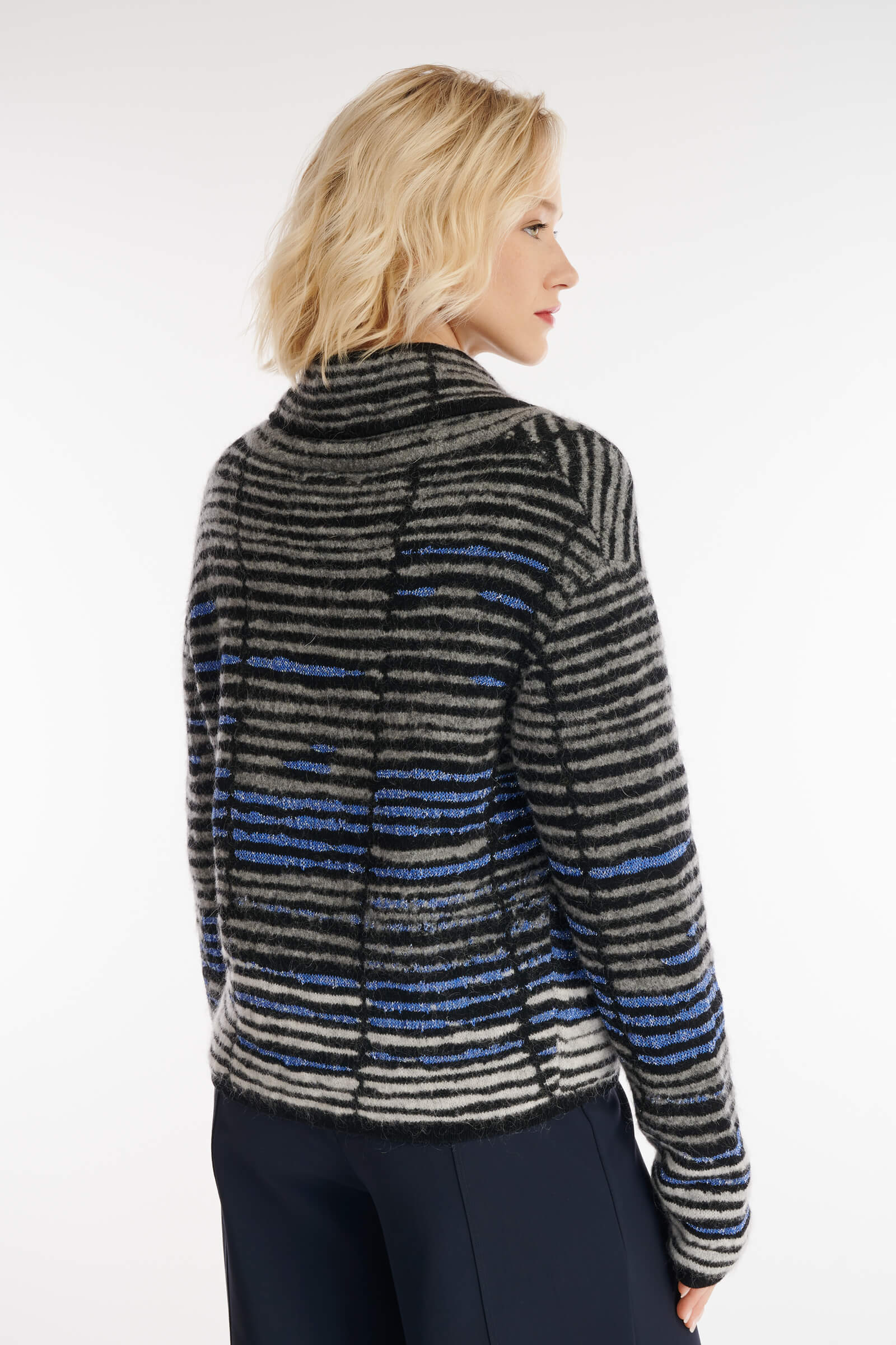 Короткий кардиган на запах Бренд Sarah Pacini