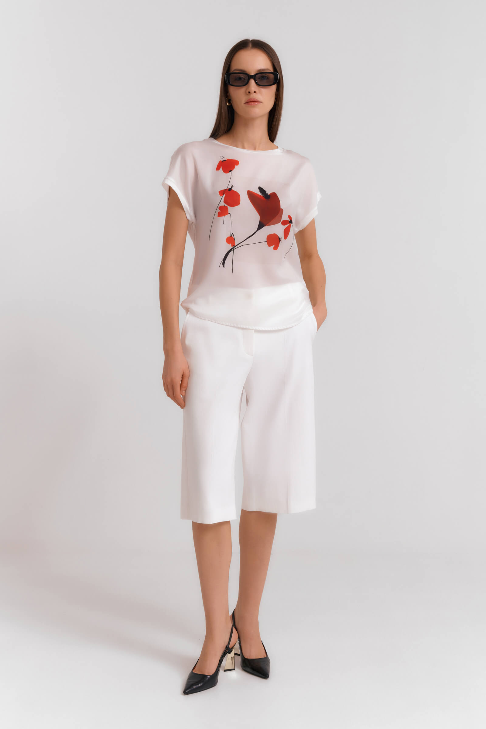 Футболка с цветочным принтом Бренд Diana Gallesi