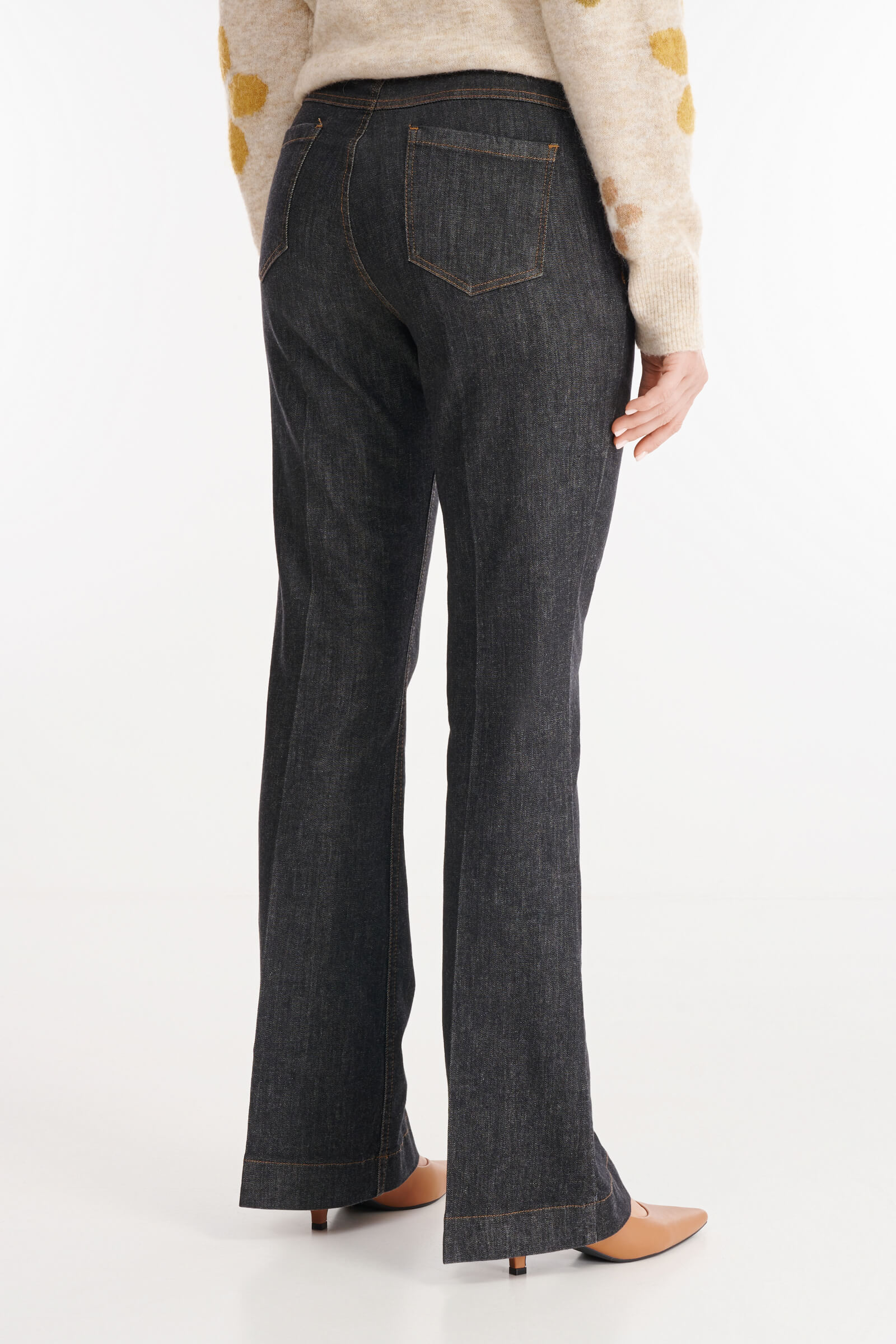 Прямые джинсы со стрелками Бренд Diana Gallesi