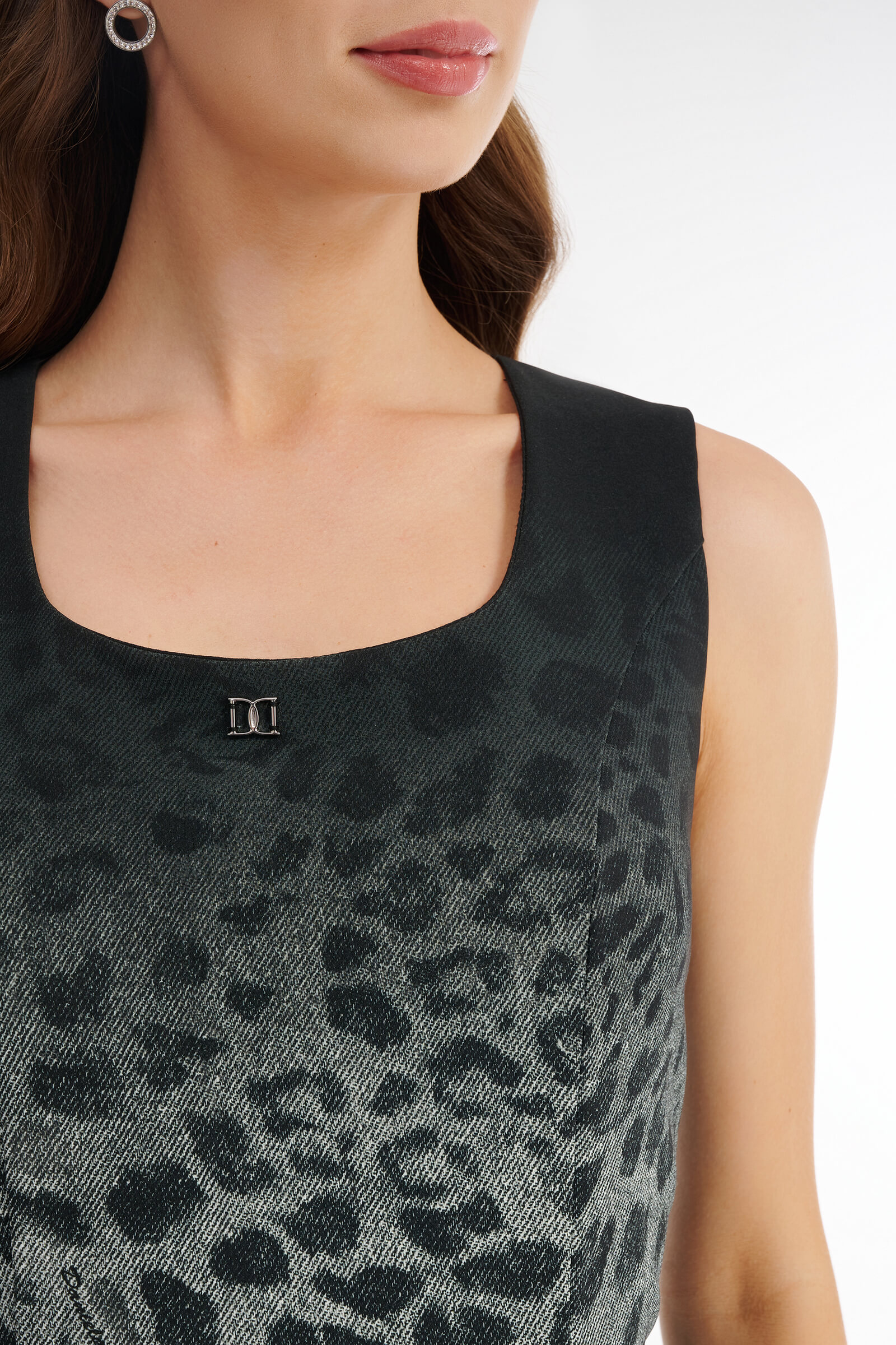 Платье-футляр с анималистичным принтом Бренд Daniela Drei