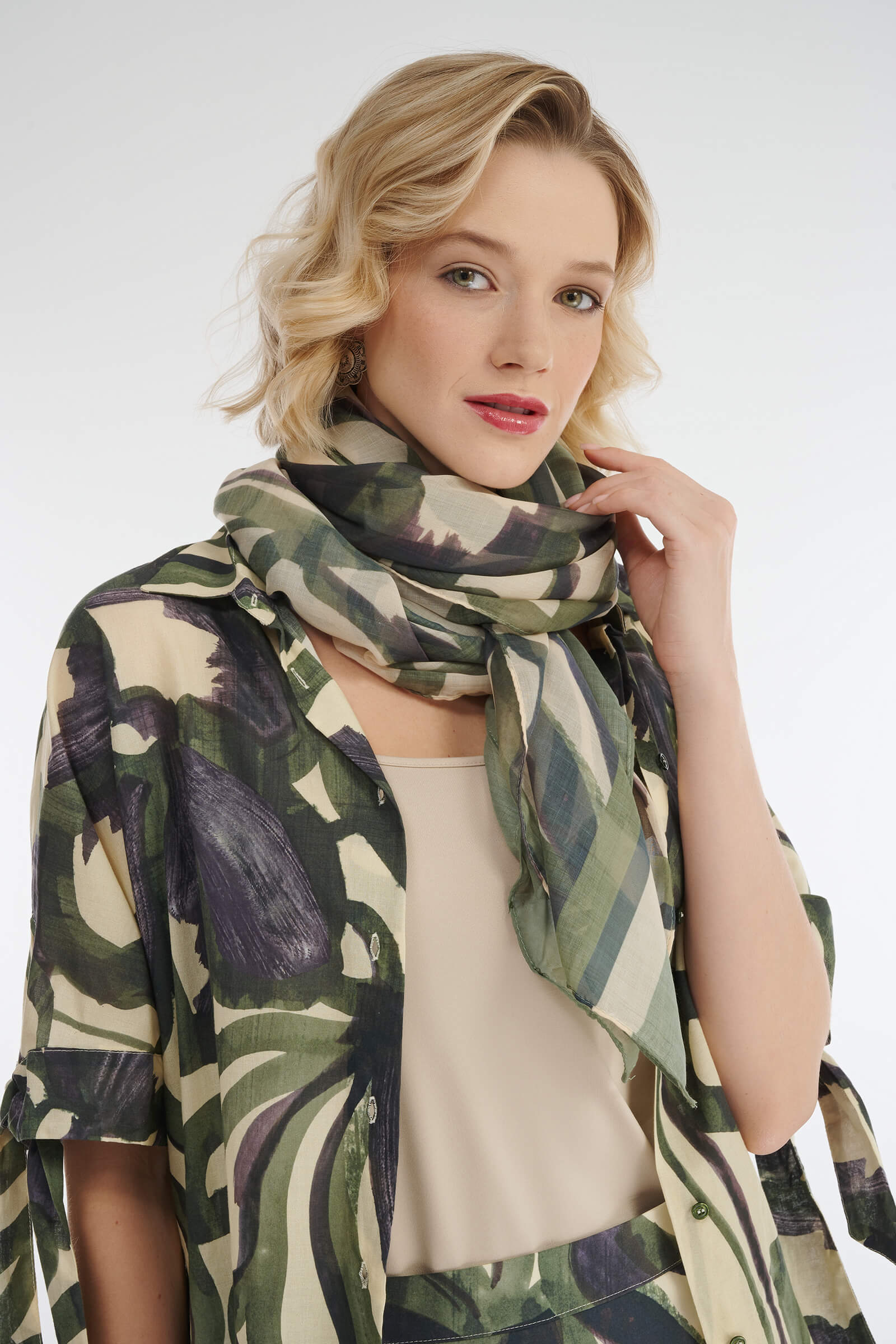 Принтованный палантин Бренд Diana Gallesi