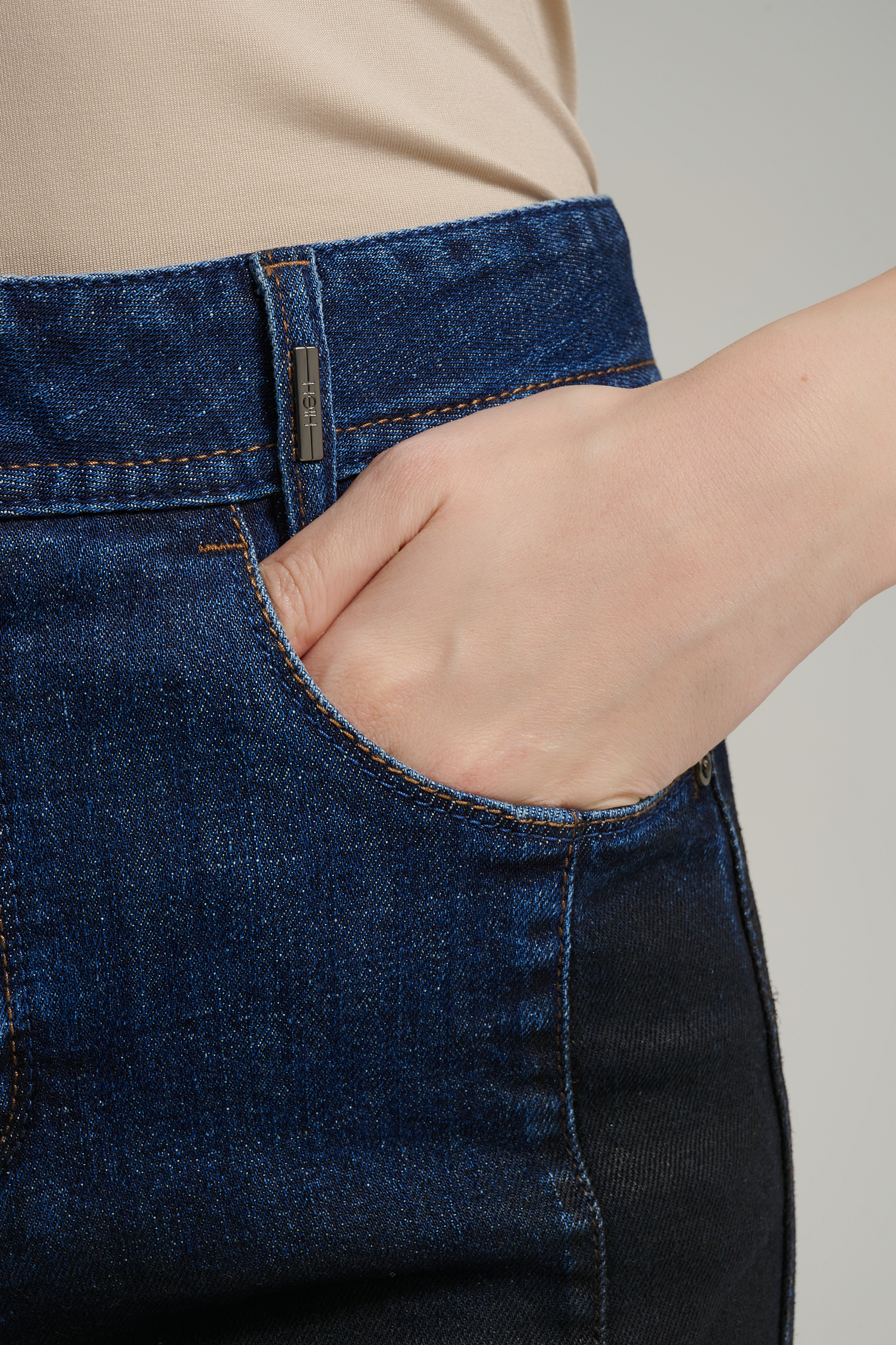 Джинсы с градиентом Бренд High