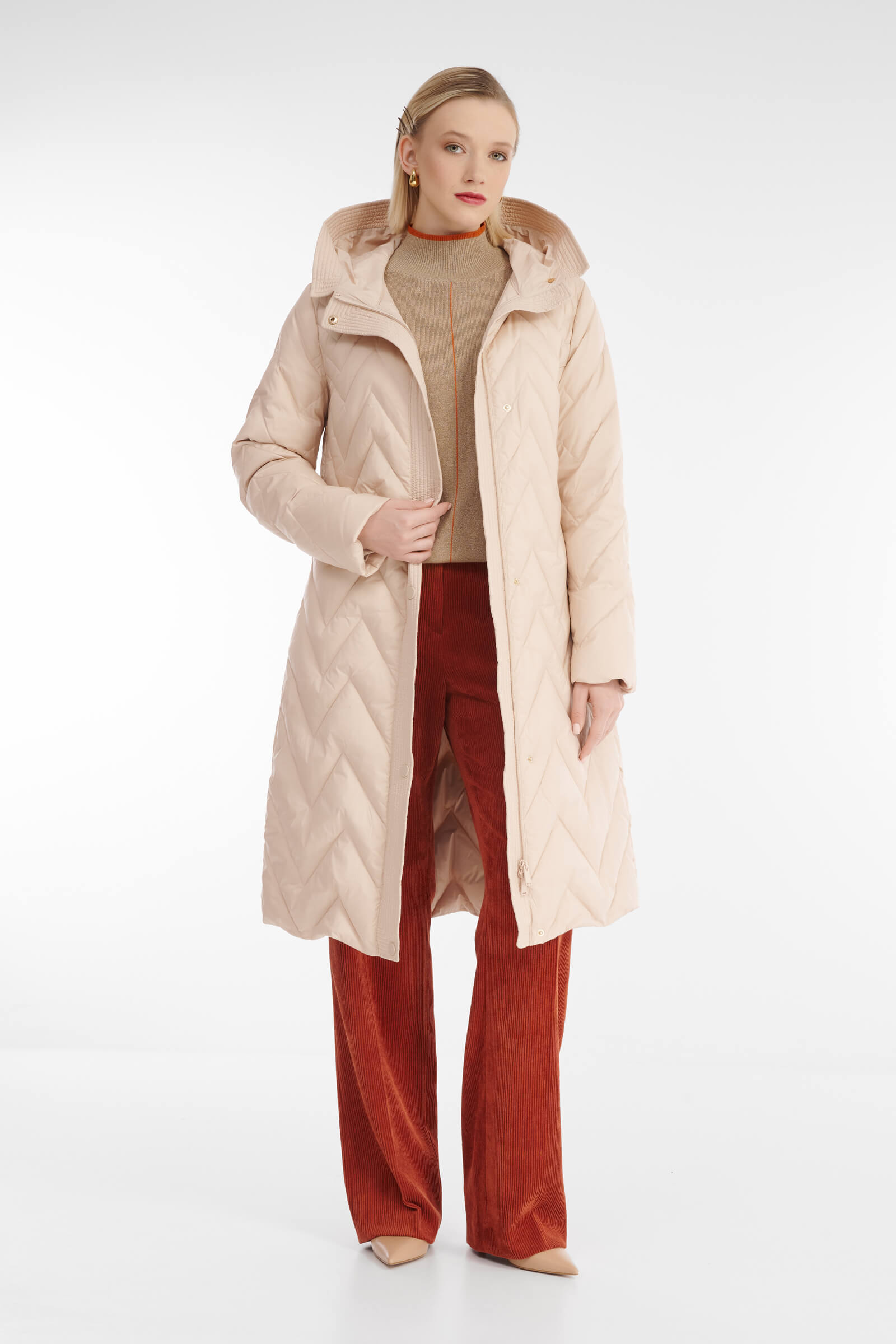 Стеганое пальто с капюшоном Бренд Diana Gallesi