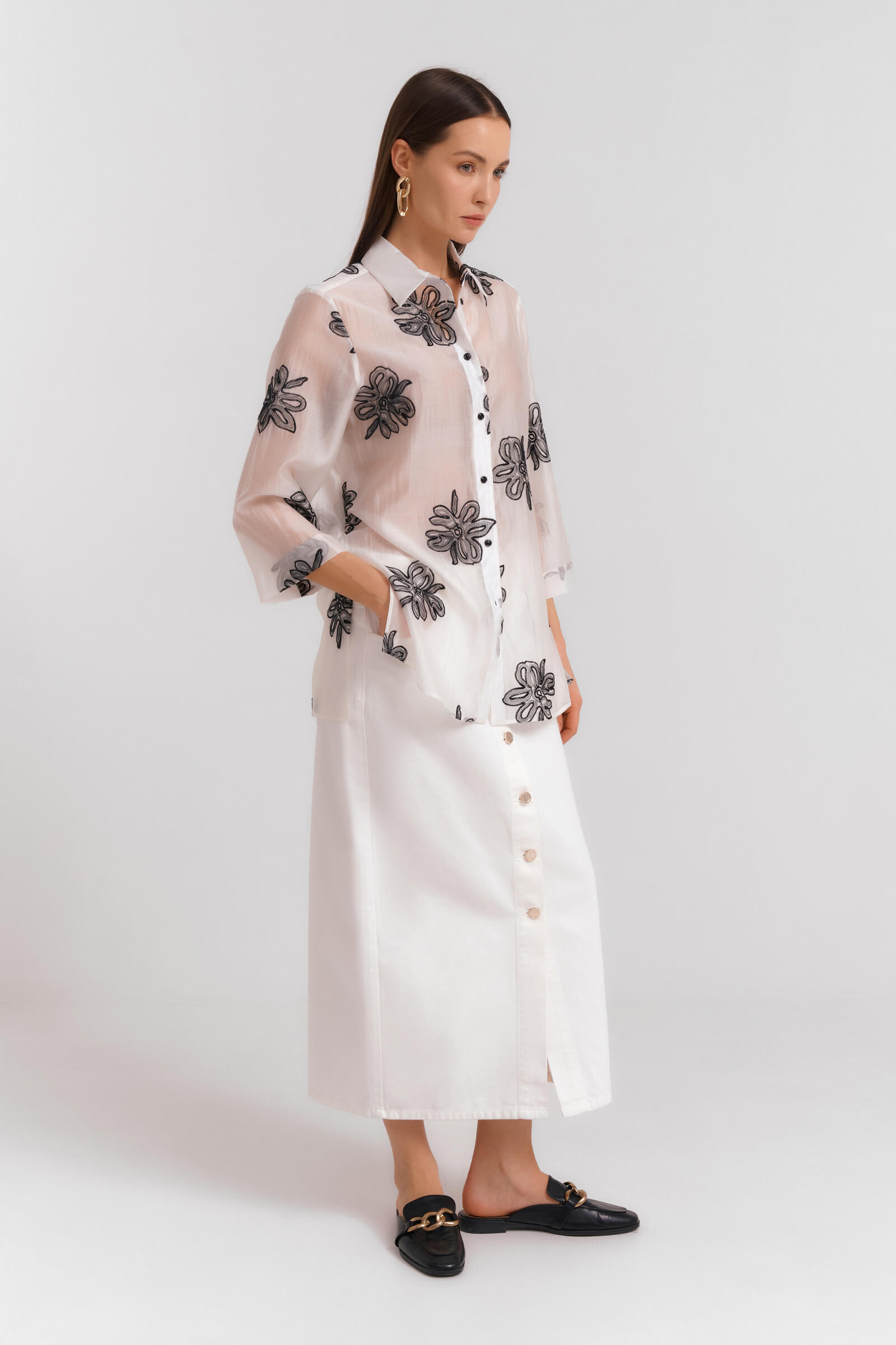 Рубашка с цветочной вышивкой Бренд Diana Gallesi