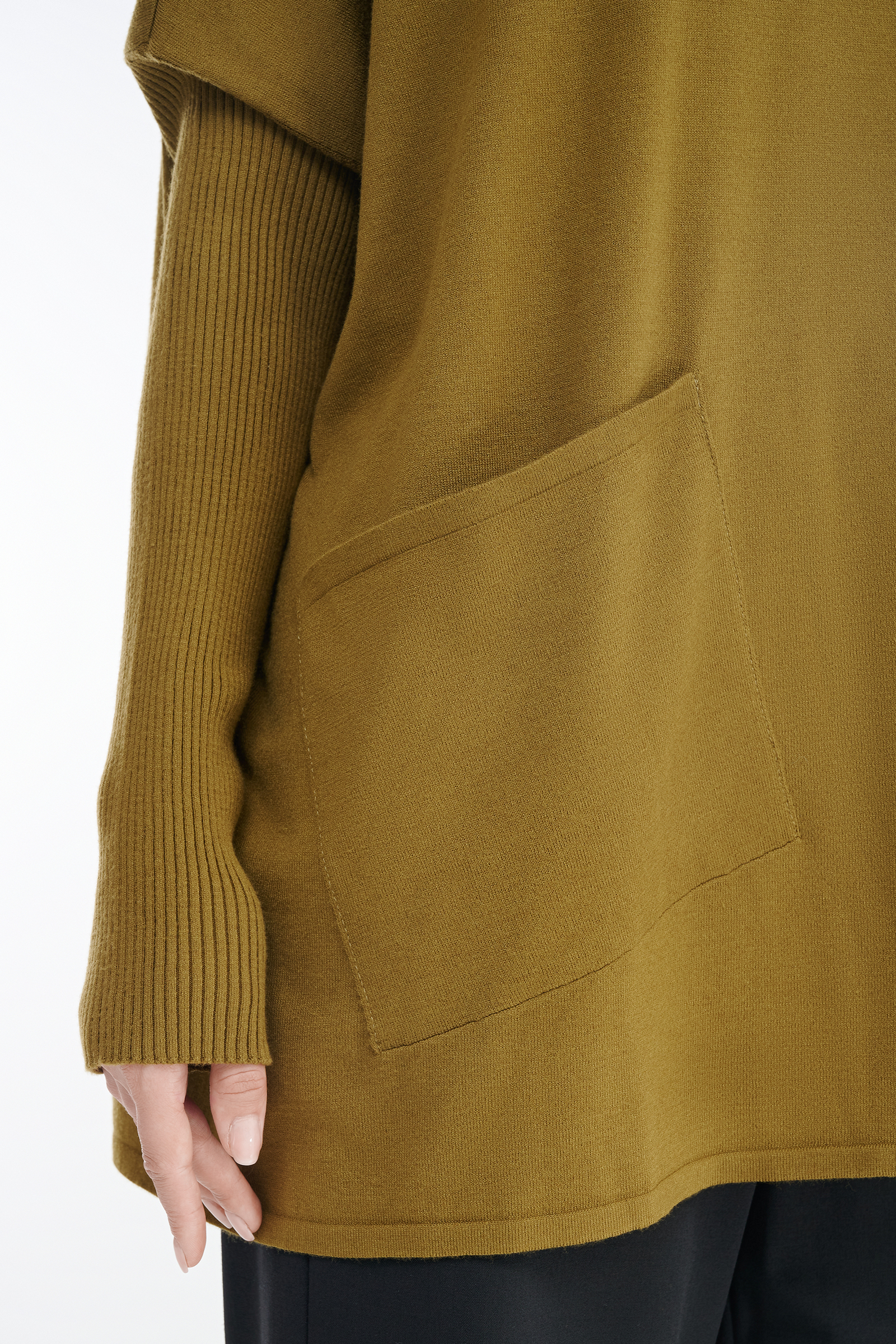 Джемпер с накладным карманом Бренд Sarah Pacini