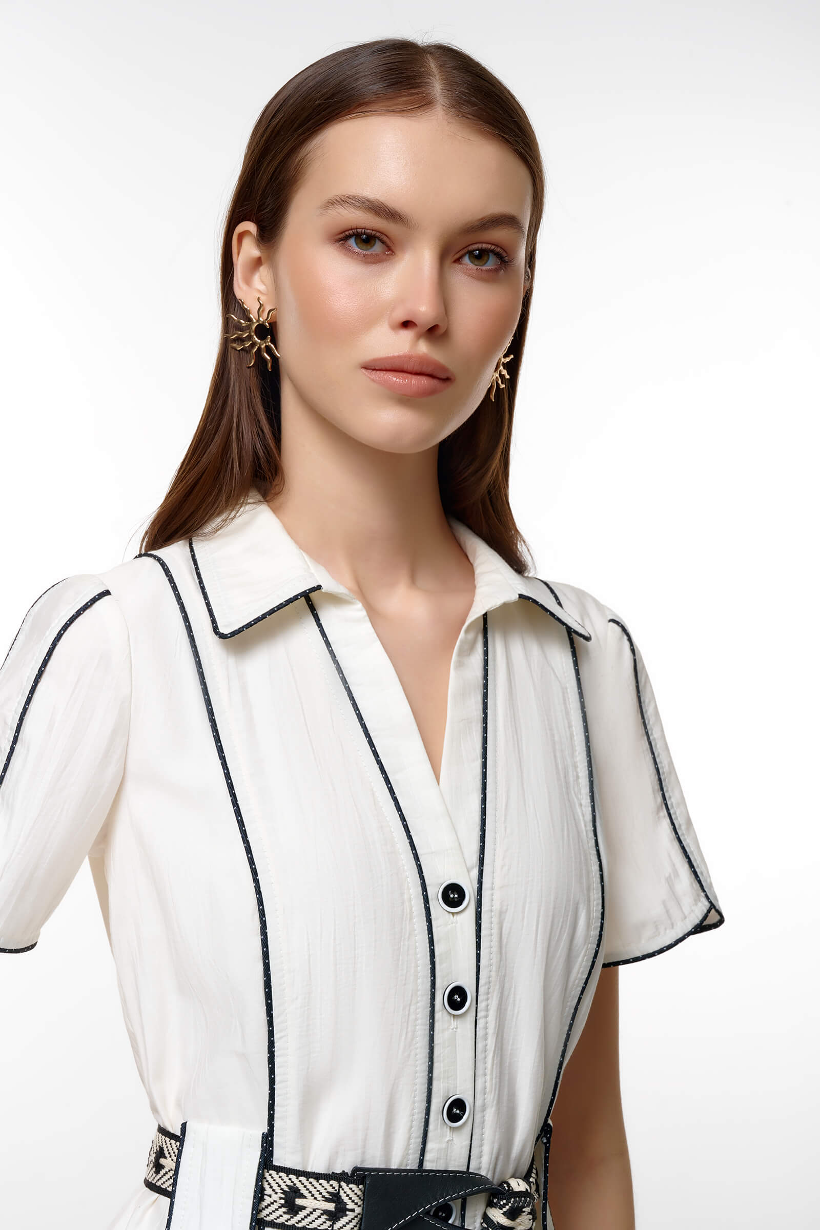 Платье с контрастной окантовкой на поясе Бренд Caterina Leman