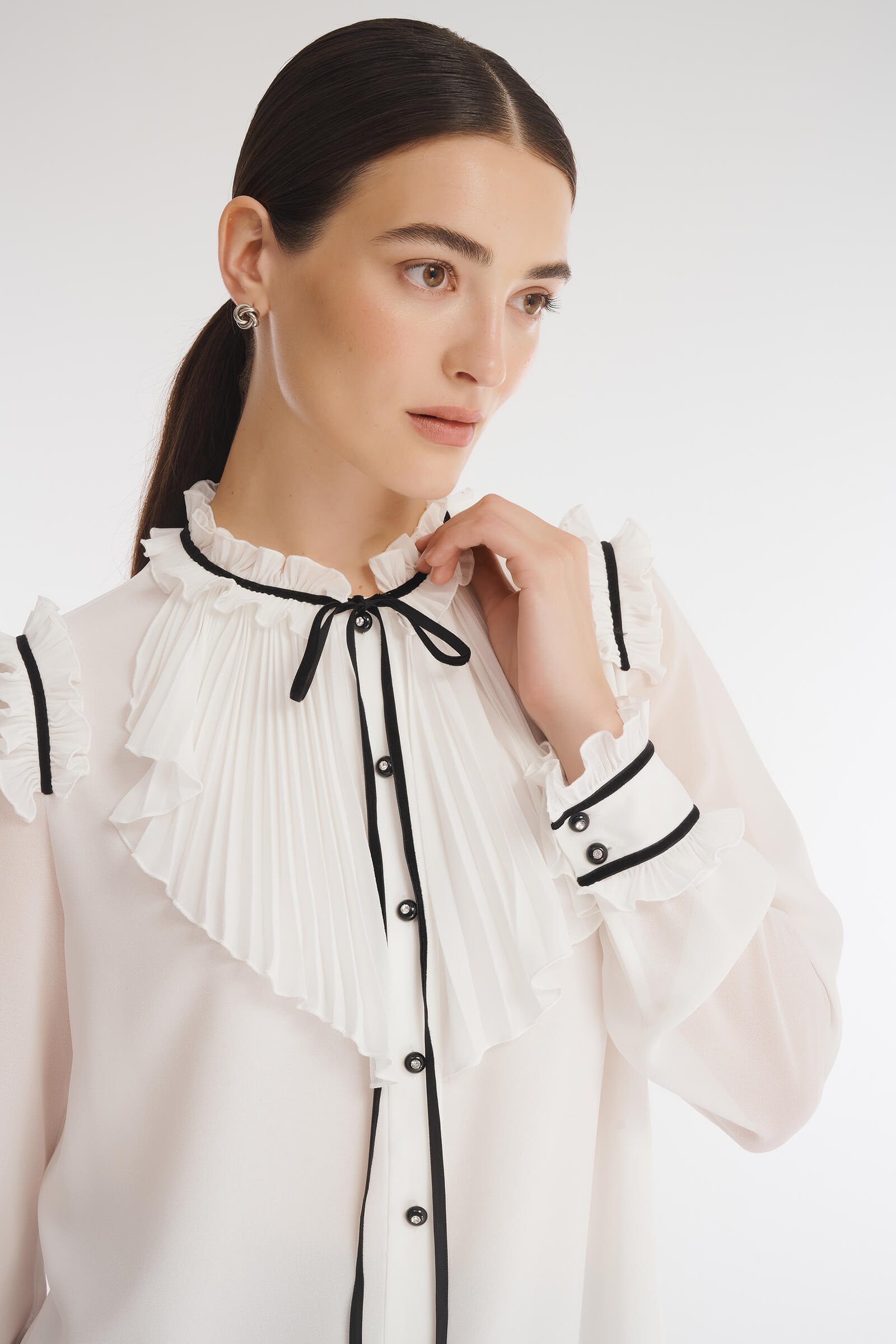 Рубашка с жабо и рюшами Бренд Caterina Leman