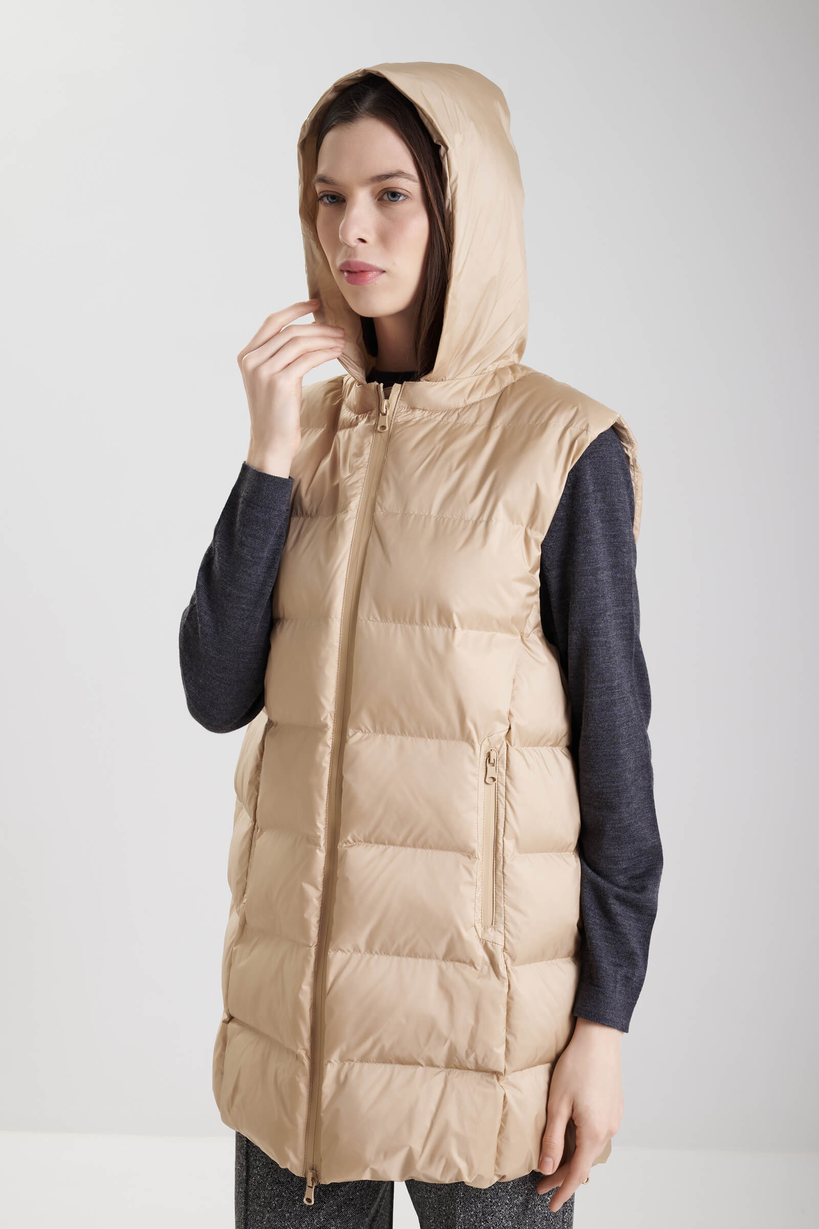 Стеганый жилет с капюшоном Бренд MM