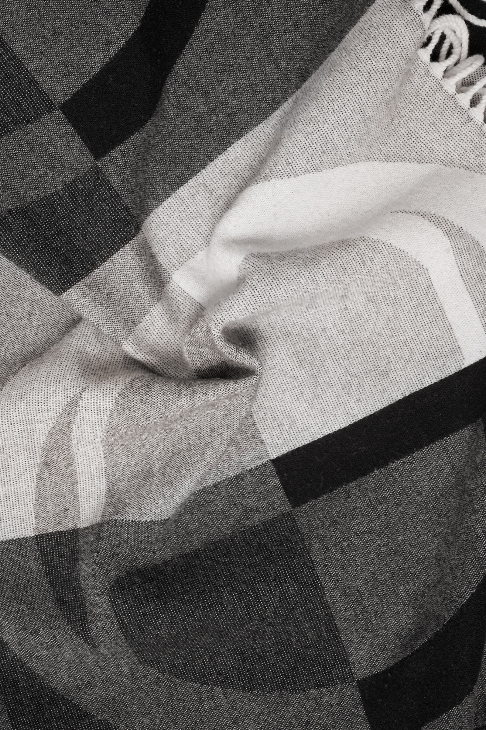 Палантин из смесовой вискозы Бренд Diana Gallesi