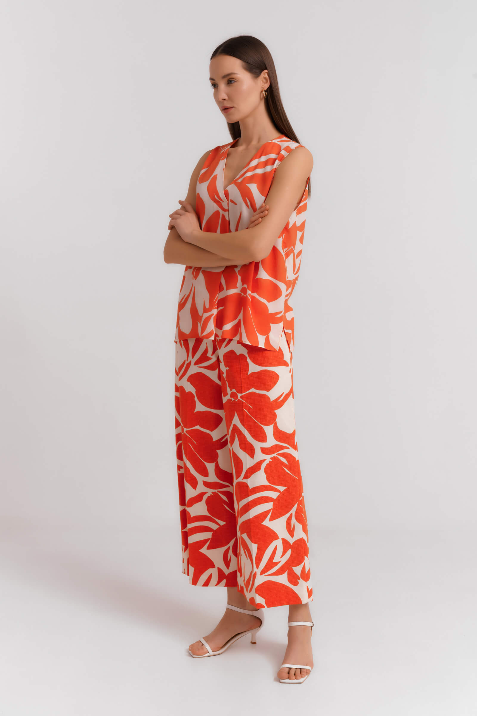 Укороченные брюки с цветочным принтом Бренд Diana Gallesi