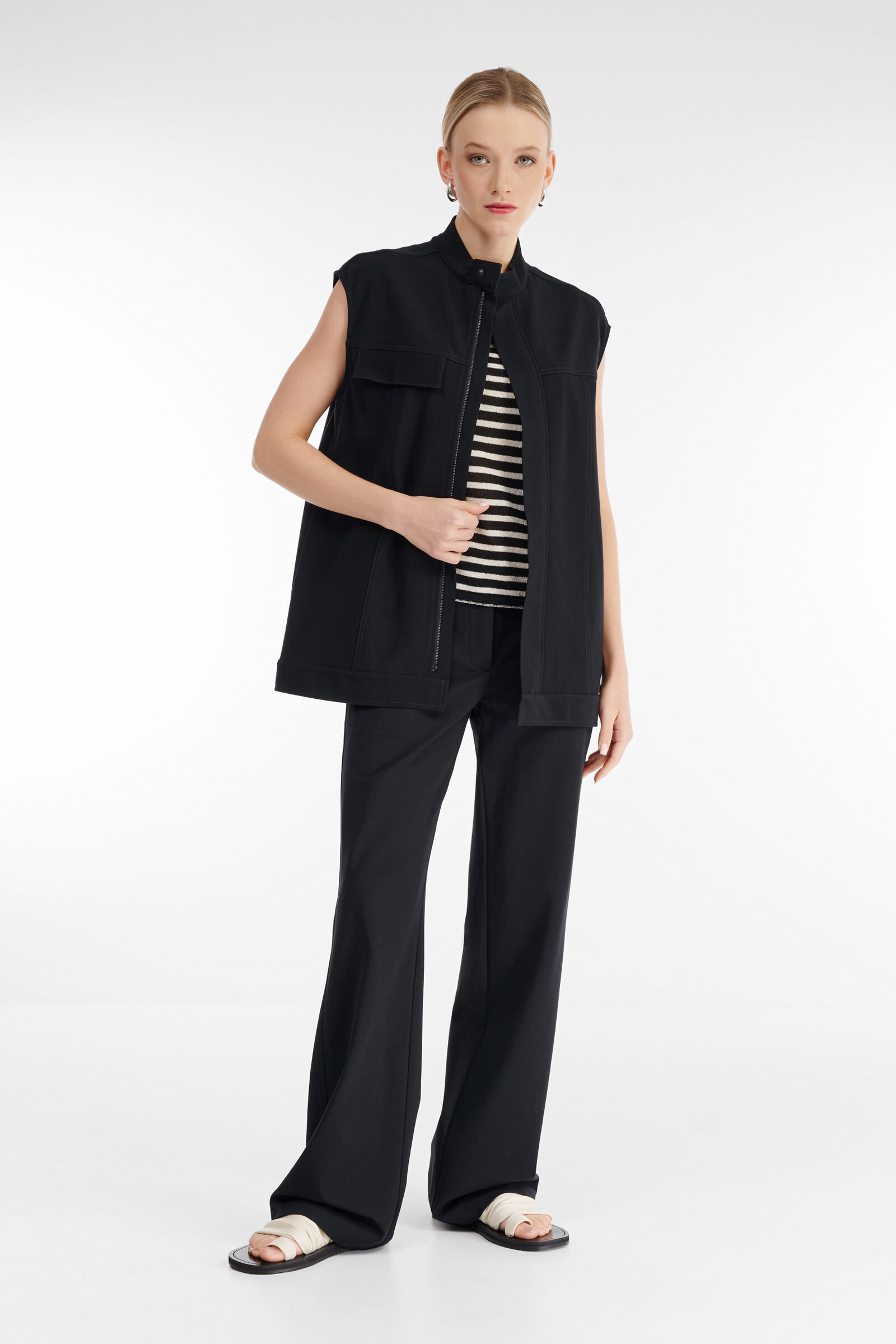 Жилет на молнии Бренд Sarah Pacini