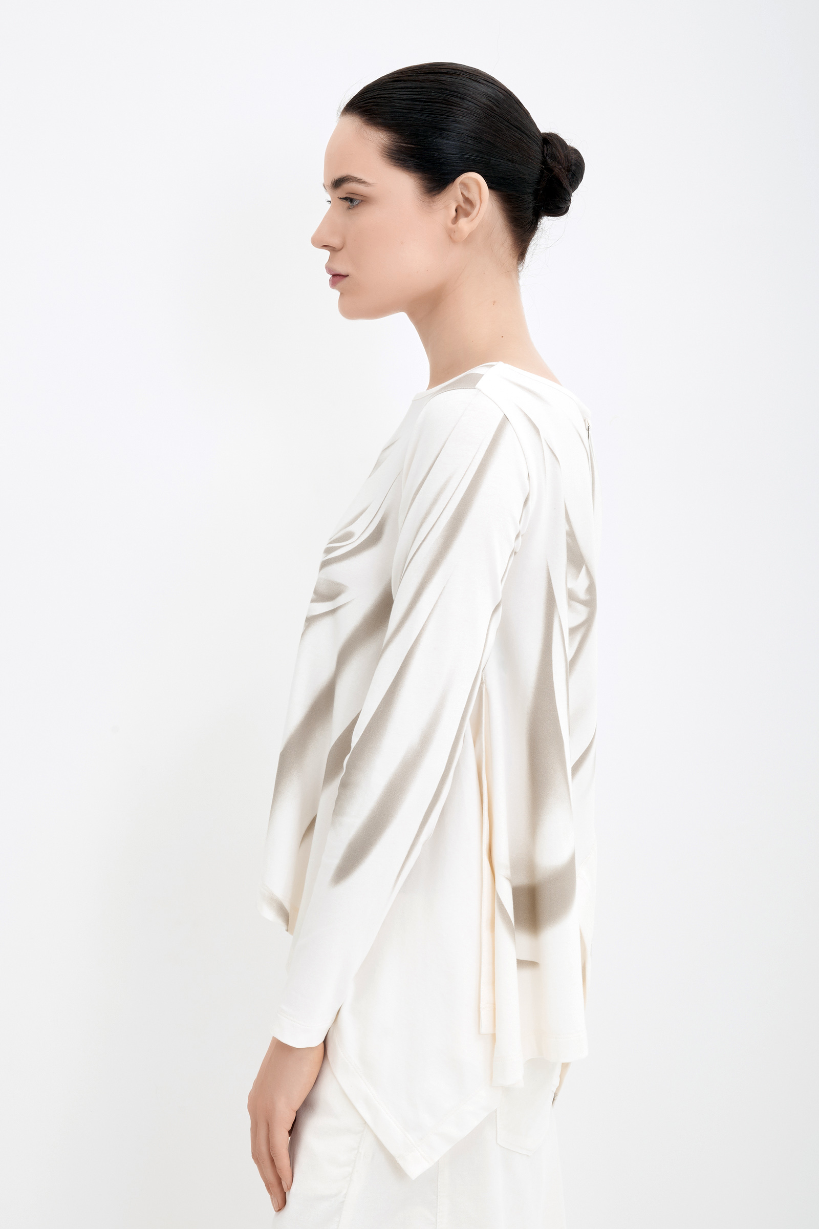 Лонгслив с асимметричным кроем Бренд High