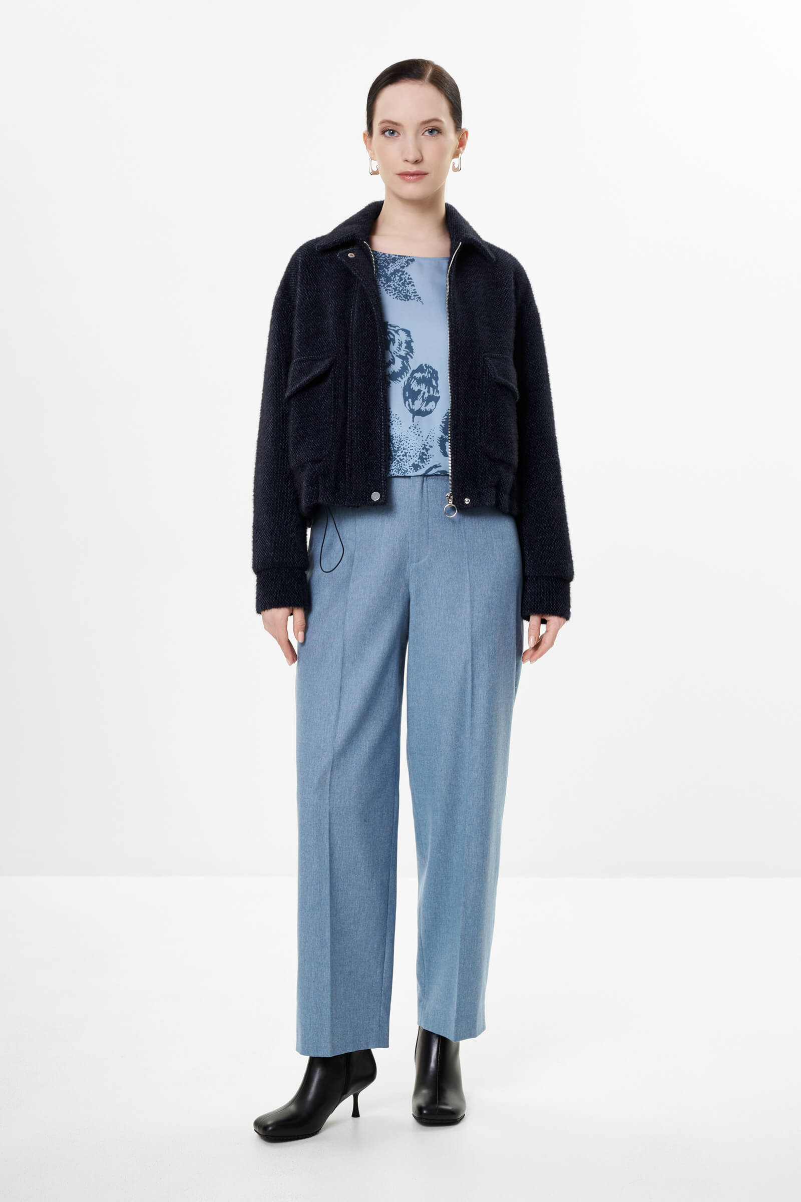 Укороченная куртка с накладными карманами Бренд Diana Gallesi