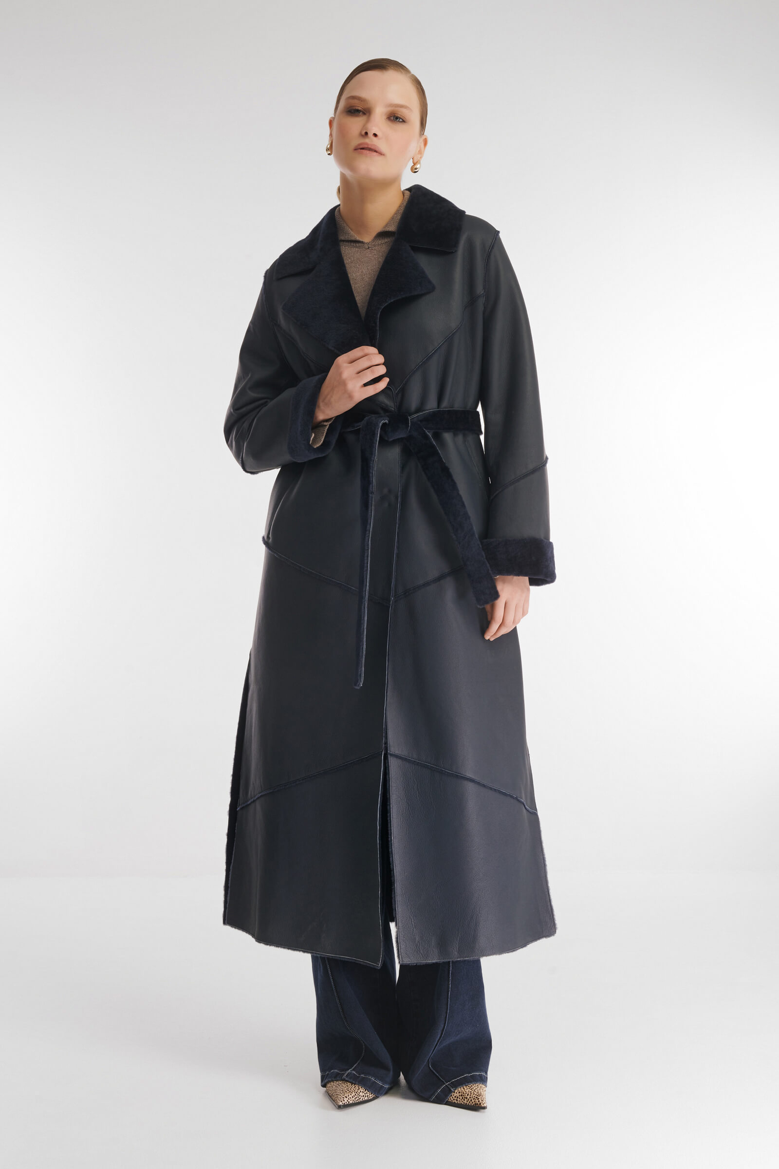 Длинная дубленка с английским воротником Бренд Caterina Leman