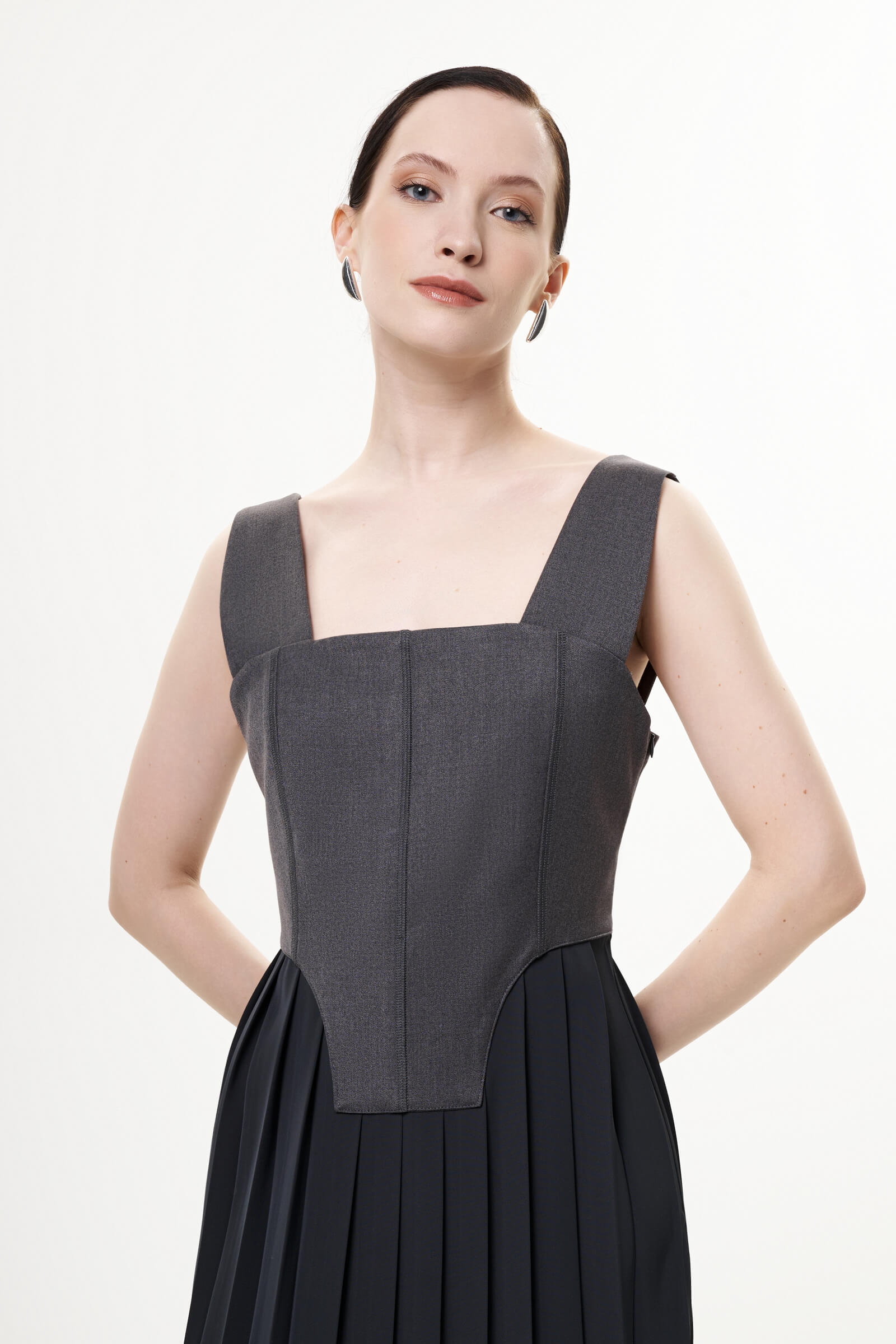 Платье с корсетным лифом Бренд Milva Mi