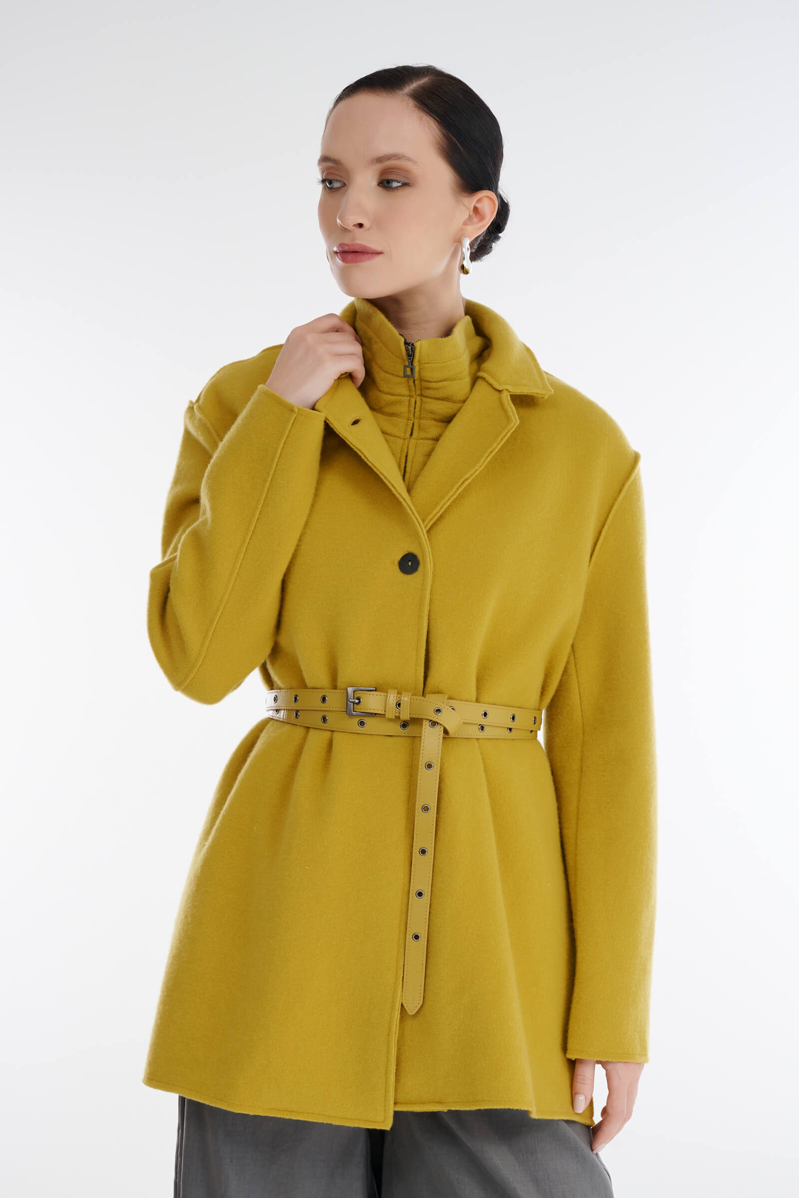 Кожаный ремень с люверсами Бренд Sarah Pacini