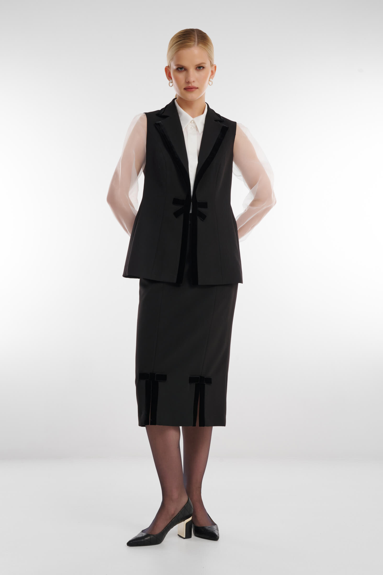 Удлинненый жилет с бархатом Бренд Caterina Leman