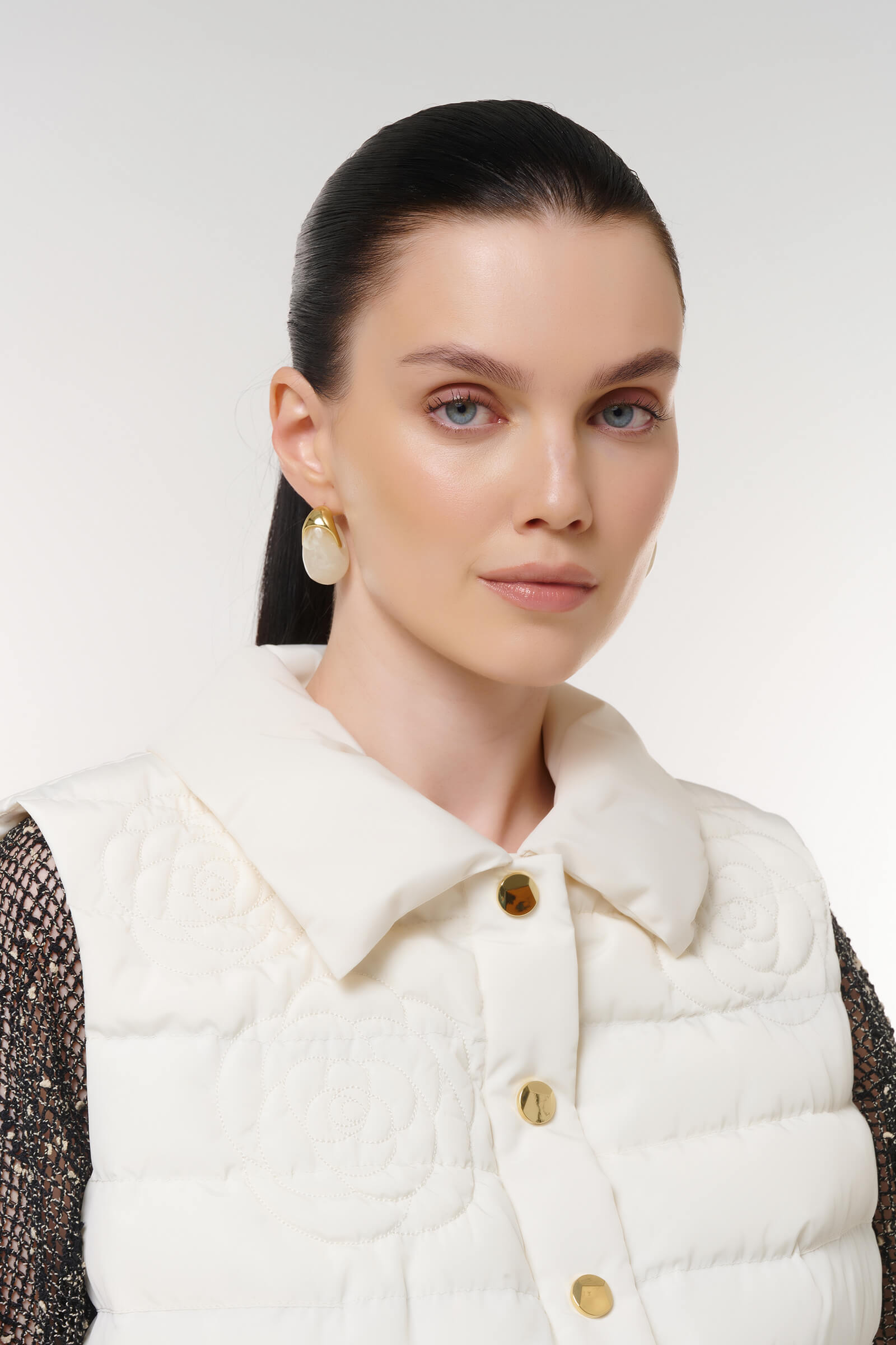 Стеганный жилет с цветочной вышивкой Бренд Caterina Leman