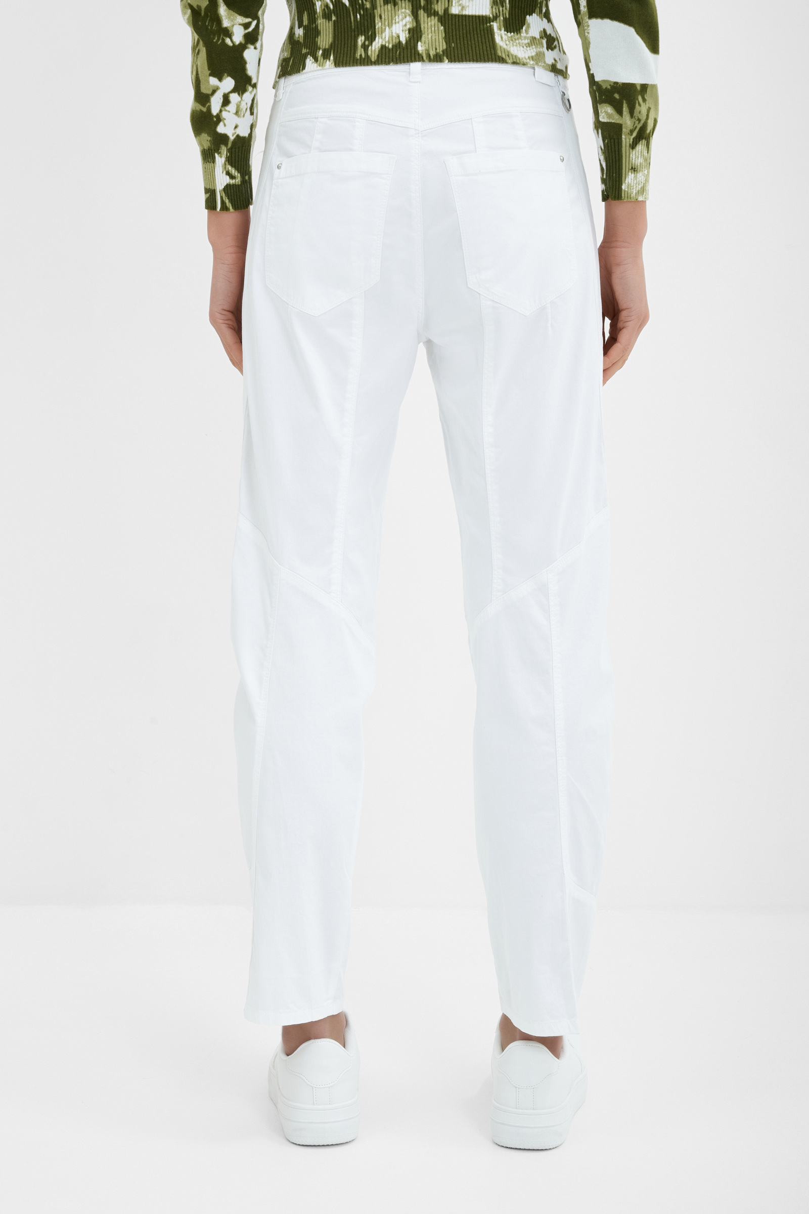 Зауженные джинсы багги с декоративной строчкой Бренд High