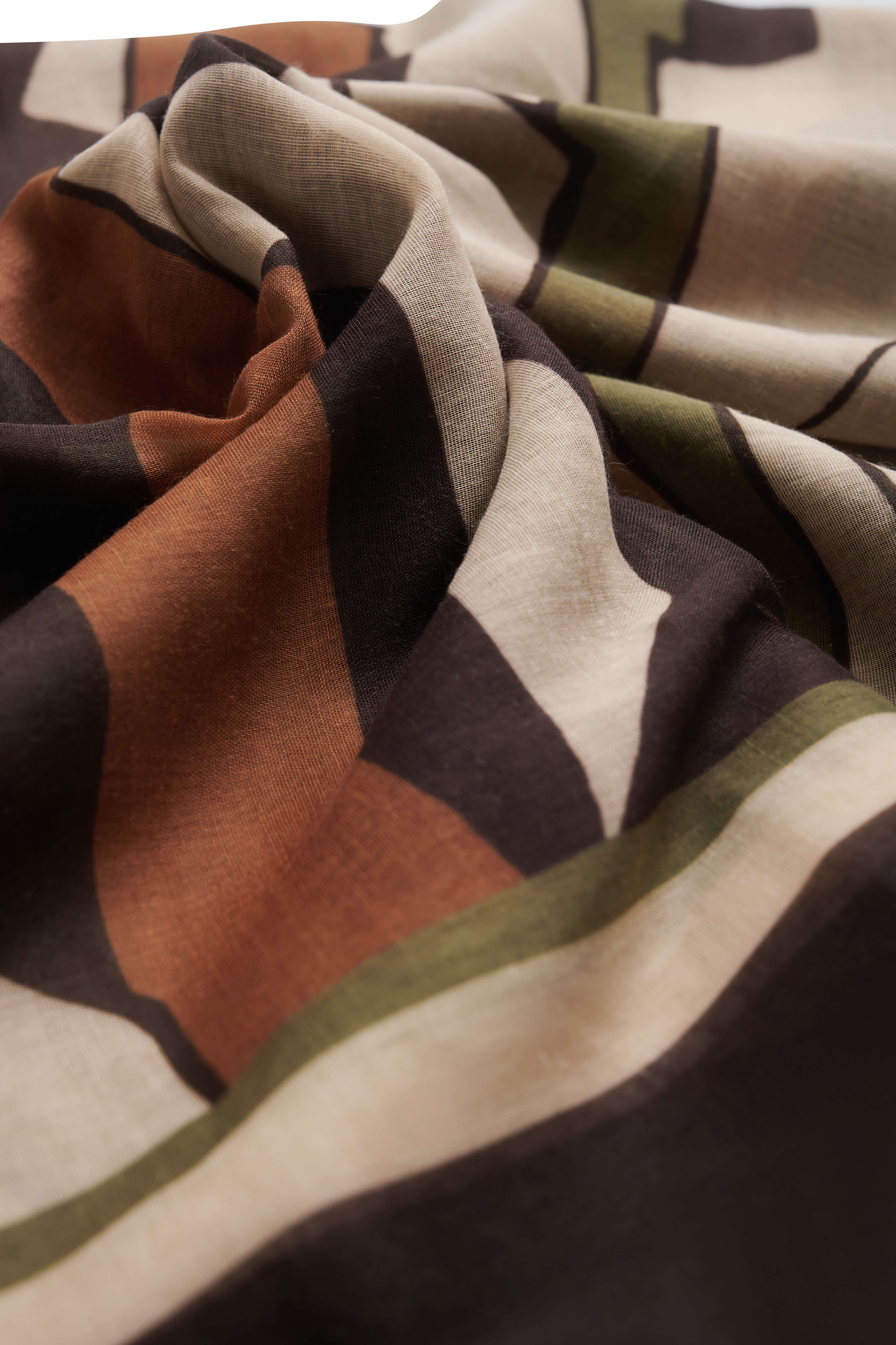 Палантин с цветочным принтом Бренд Diana Gallesi