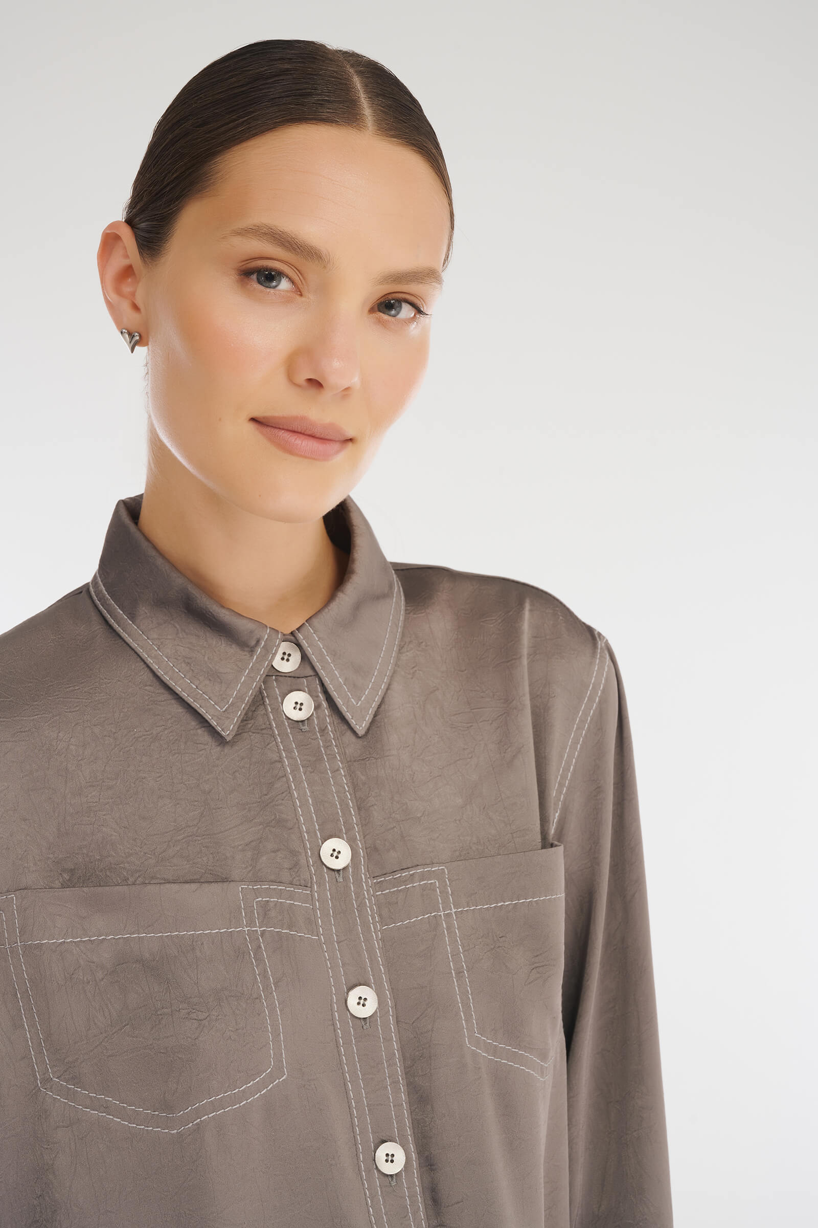 Рубашка из поливискозы с декоративной строчкой Бренд Caterina Leman